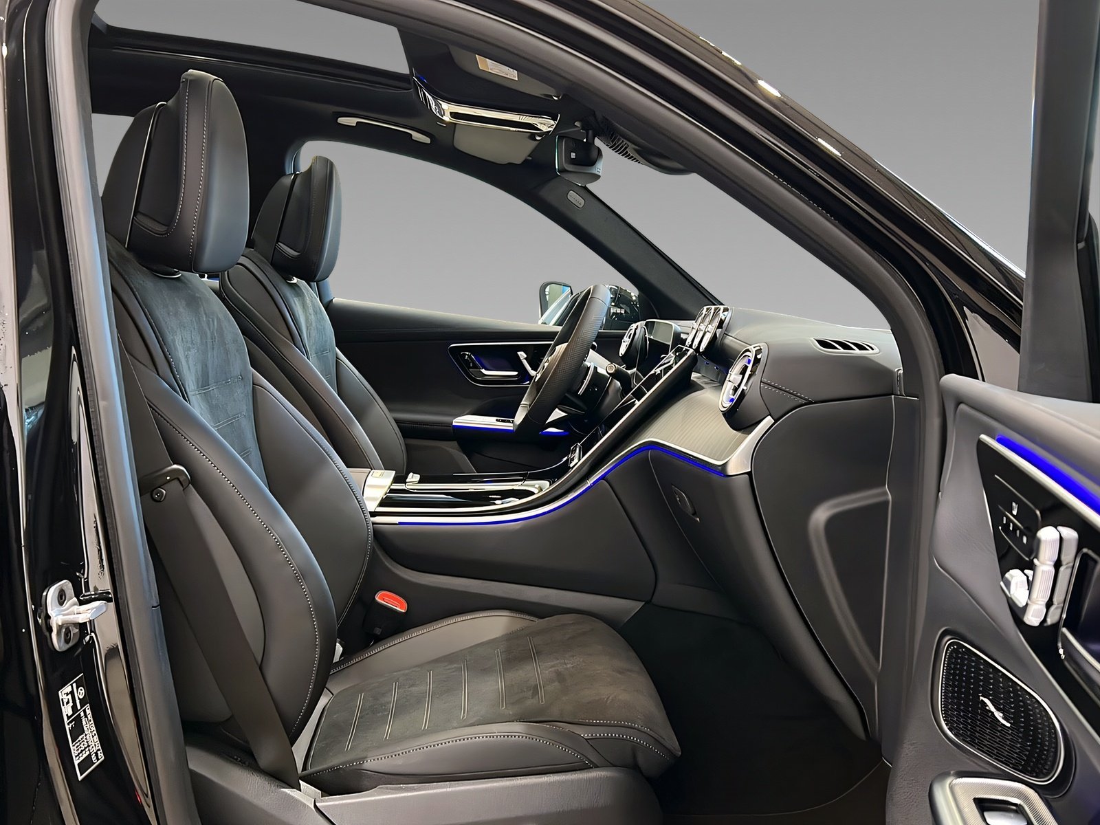 GLC 220 d 4M AMG+DIGITAL+Ambi+Pano+TotW+AHK+360° Bild 14