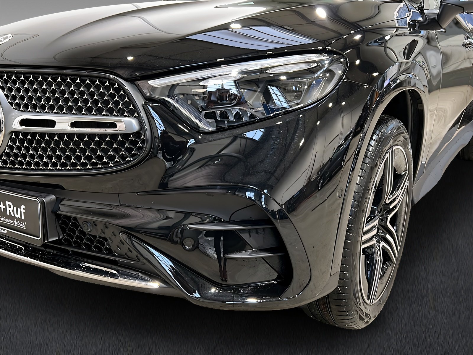 GLC 300de 4M AMG+DIGITAL+Ambi+Pano+TotW+AHK+360° Bild 3
