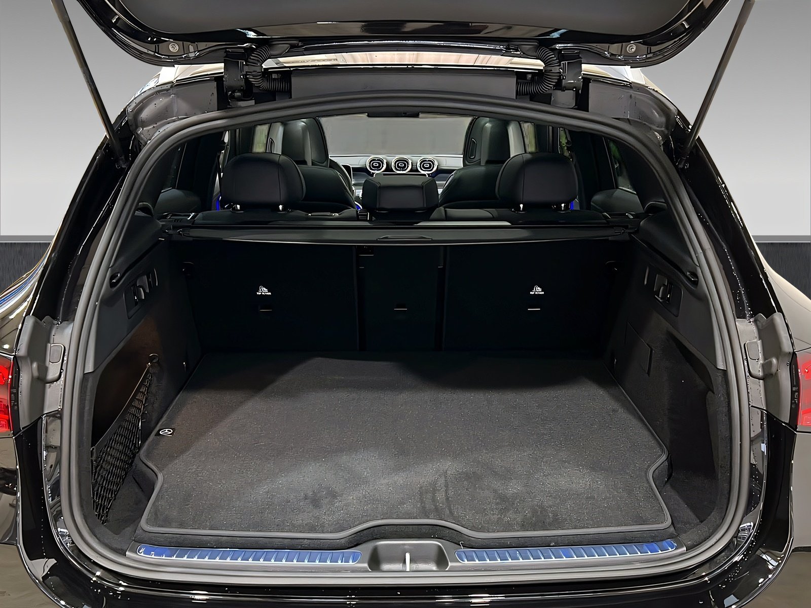 GLC 300de 4M AMG+DIGITAL+Ambi+Pano+TotW+AHK+360° Bild 6