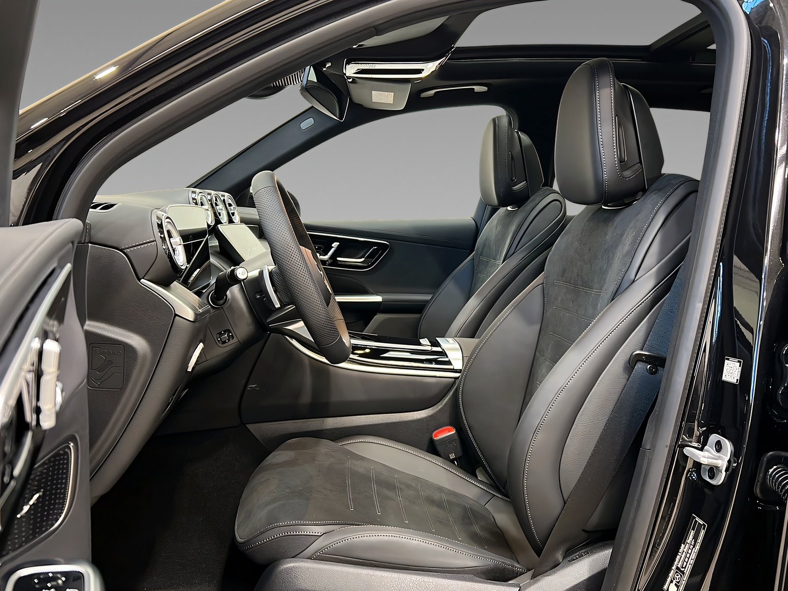 GLC 220 d 4M AMG+DIGITAL+Ambi+Pano+TotW+AHK+360° Bild 8