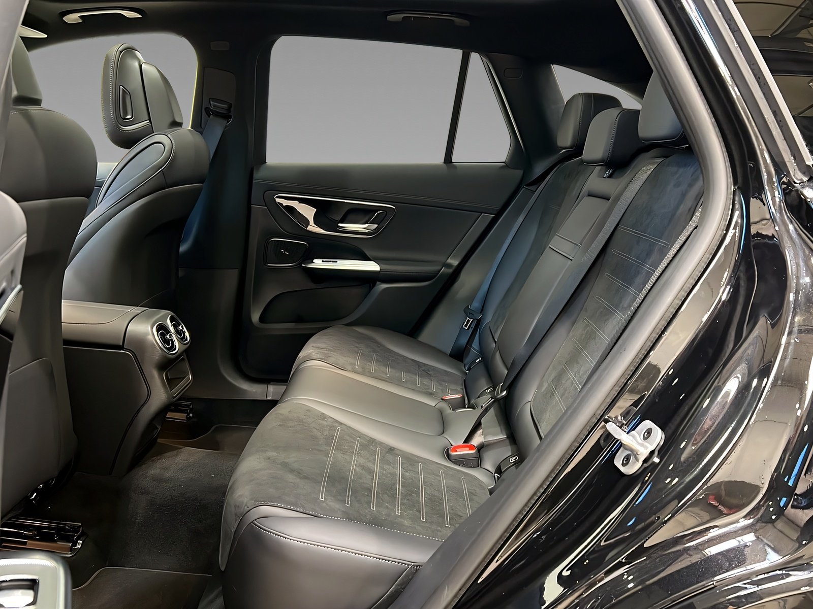 GLC 220 d 4M AMG+DIGITAL+Ambi+Pano+TotW+AHK+360° Bild 9