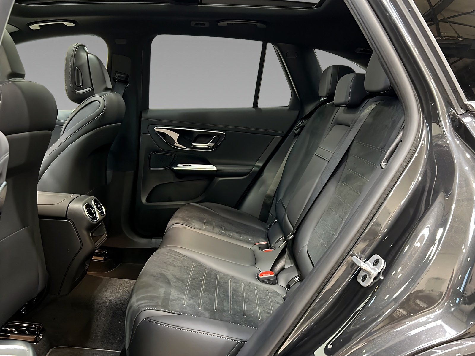 GLC 220 d 4M AMG+DIGITAL+Ambi+Pano+TotW+AHK+360° Bild 9