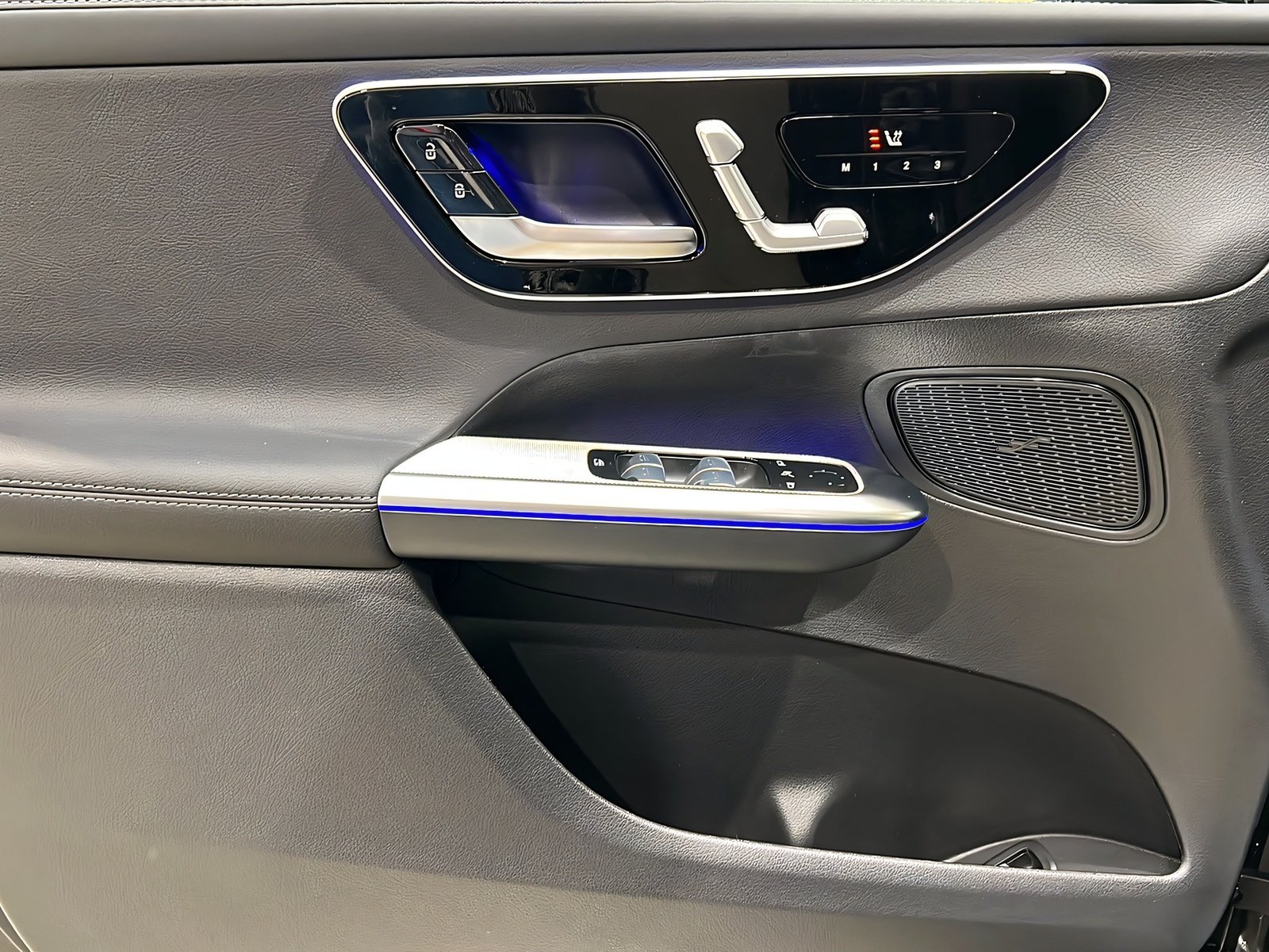 GLC 220 d 4M AMG+DIGITAL+Ambi+Pano+TotW+AHK+360° Bild 12