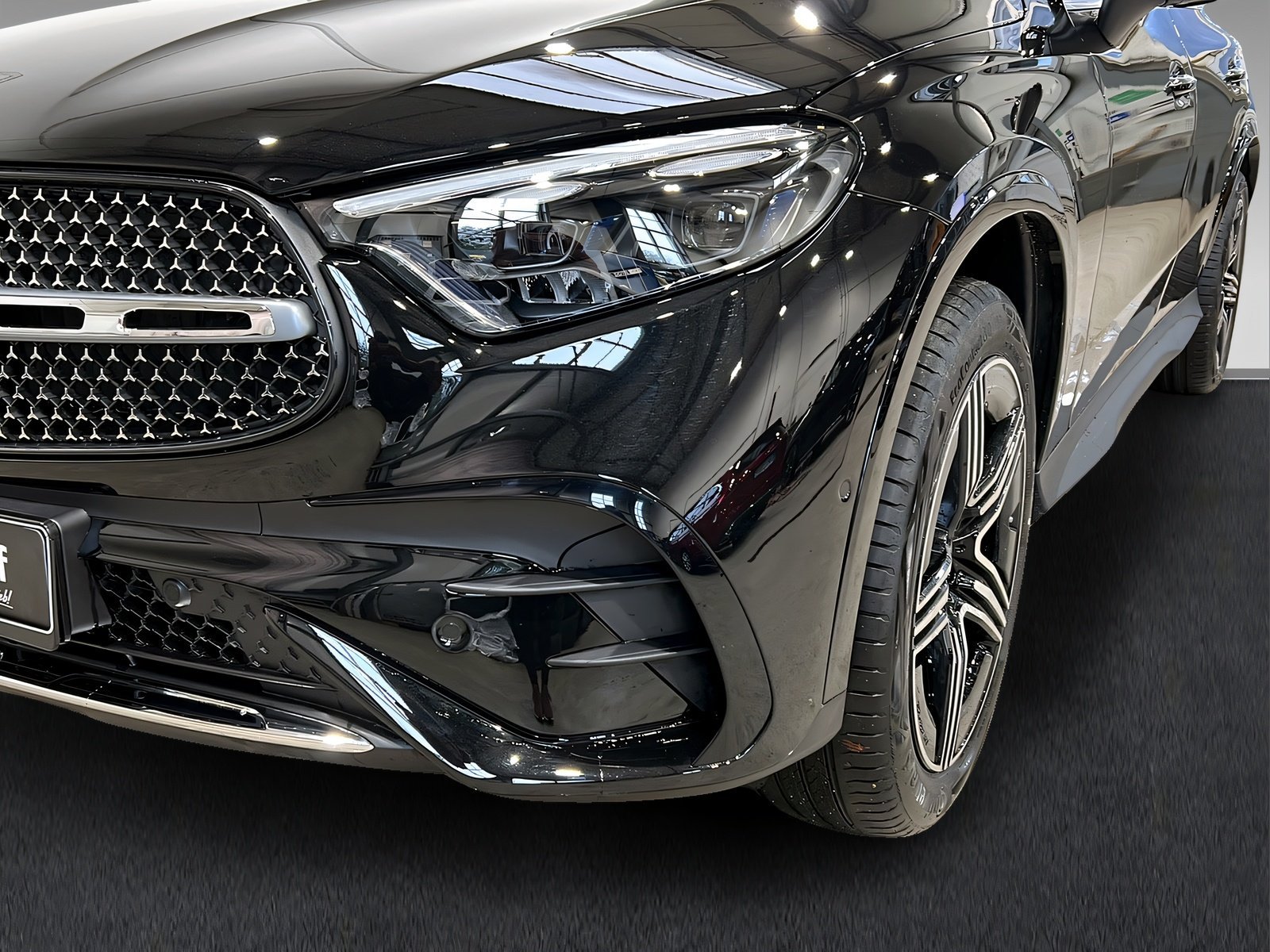 GLC 300 e 4M AMG+DIGITAL+Pano+Memo+TotW+AHK+360° Bild 3