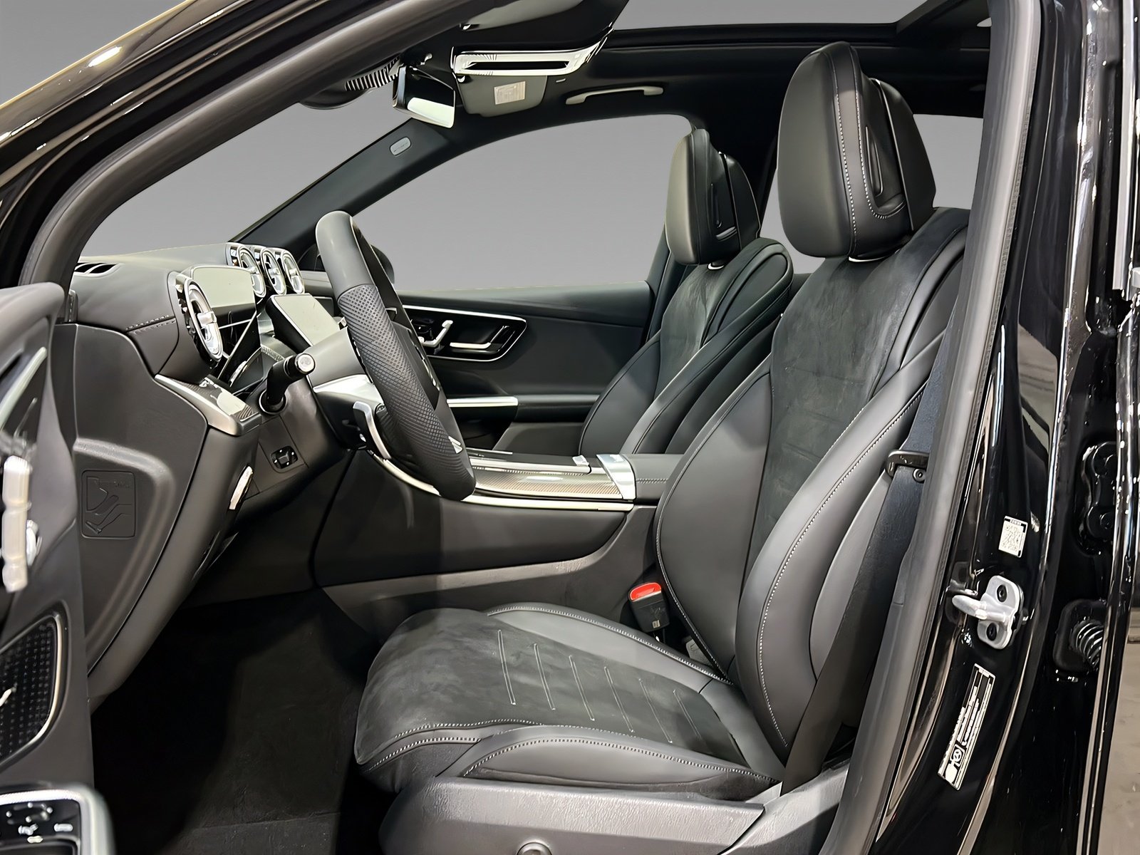 GLC 300 e 4M AMG+DIGITAL+Pano+Memo+TotW+AHK+360° Bild 8