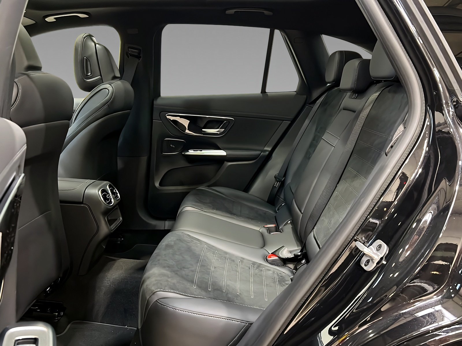 GLC 300 e 4M AMG+DIGITAL+Pano+Memo+TotW+AHK+360° Bild 9