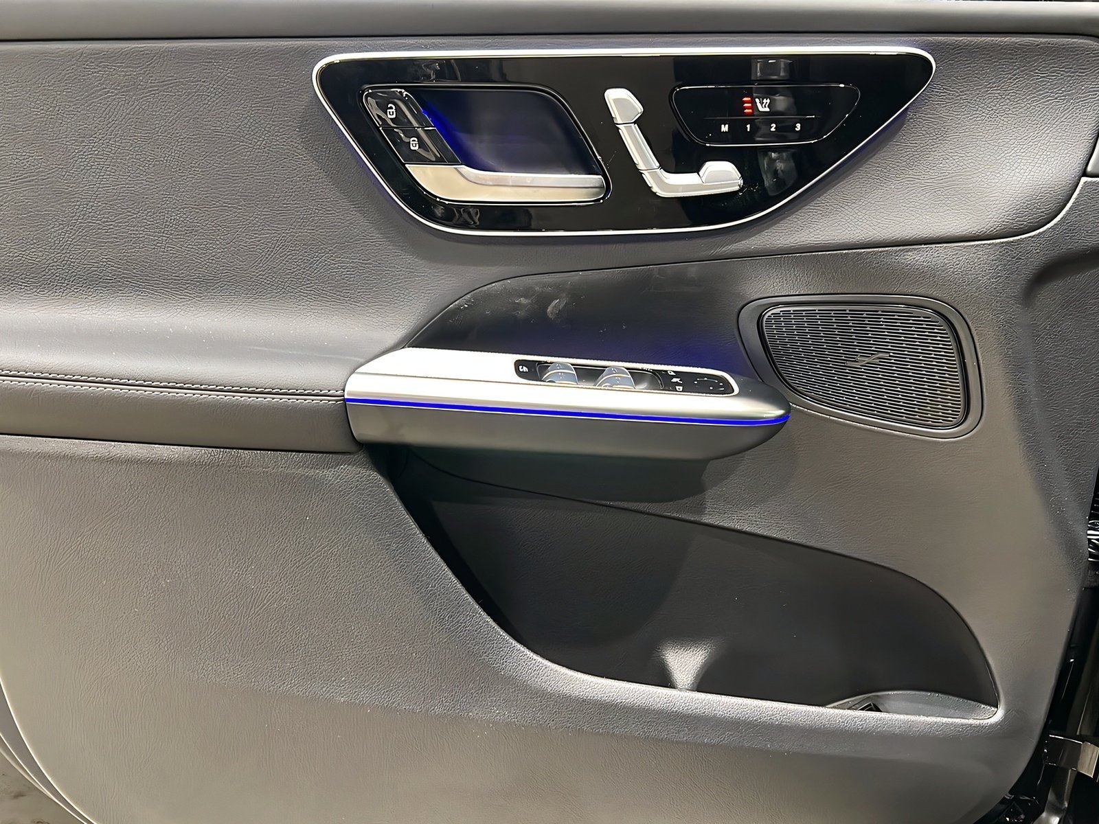 GLC 220 d 4M AMG+DIGITAL+Memo+Pano+TotW+AHK+360° Bild 12