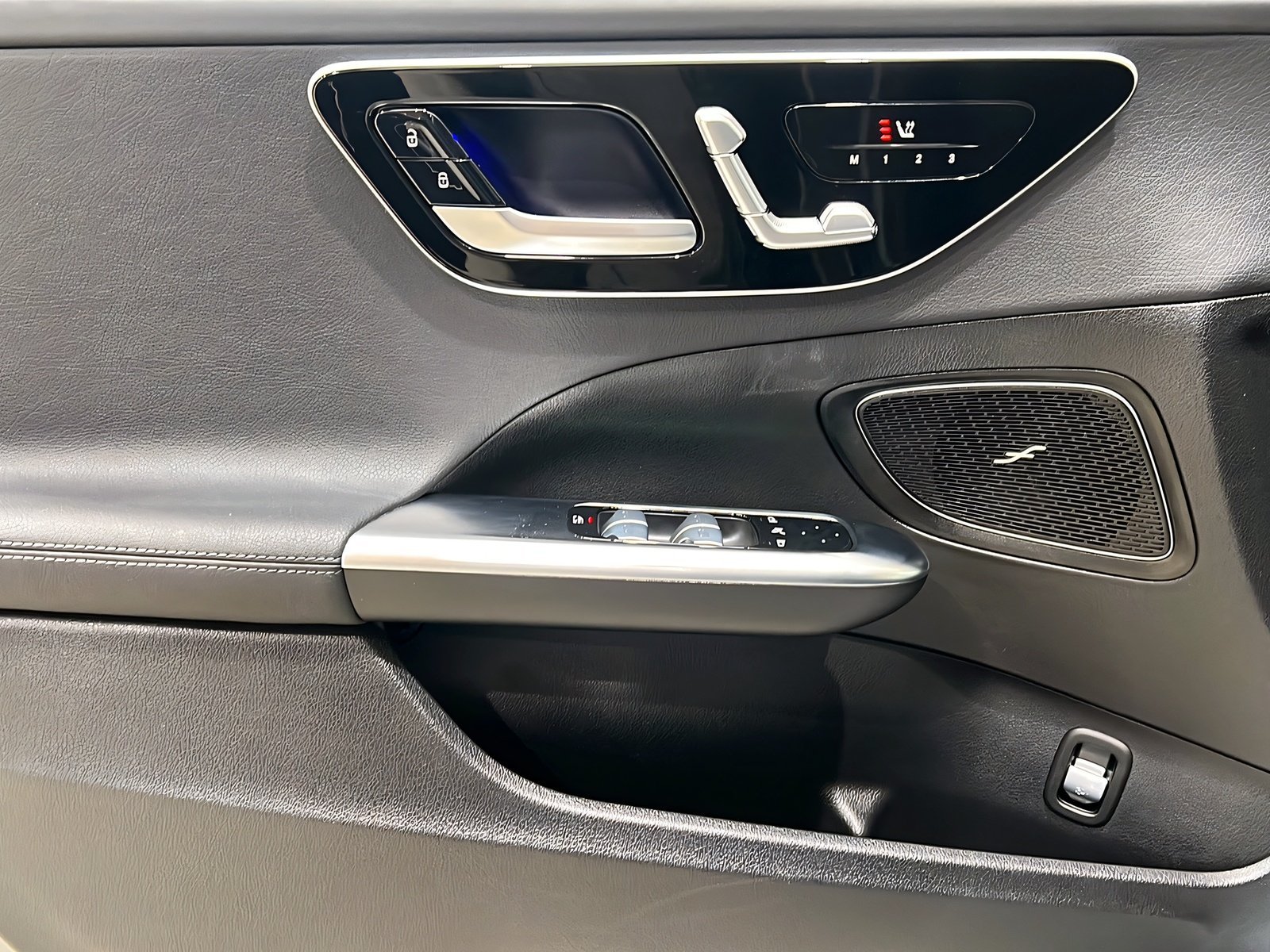 C 220 d AMG+LED+Memo+Kamera+Ambi+TotW+LrHz+AHK Bild 14