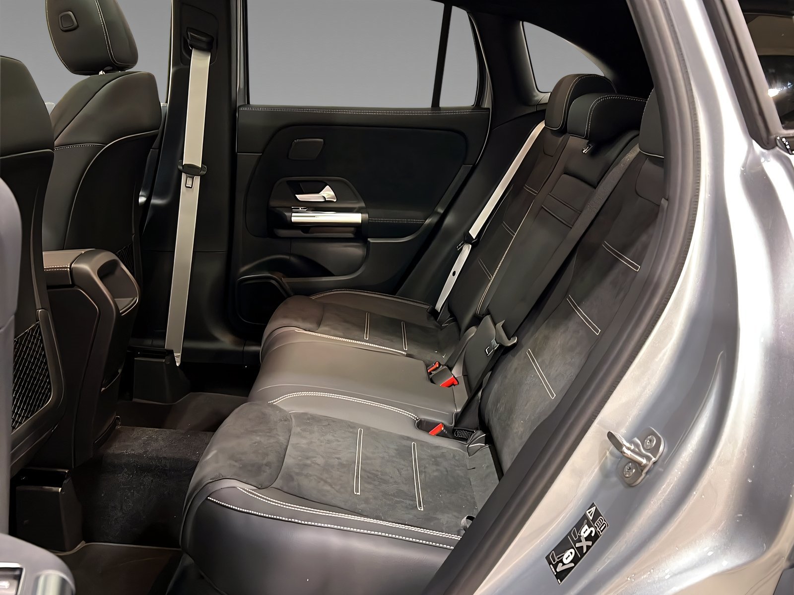 GLA 200 AMG+DISTRO+NIGHT+Ambi+Pano+TotW+AHK+360° Bild 9