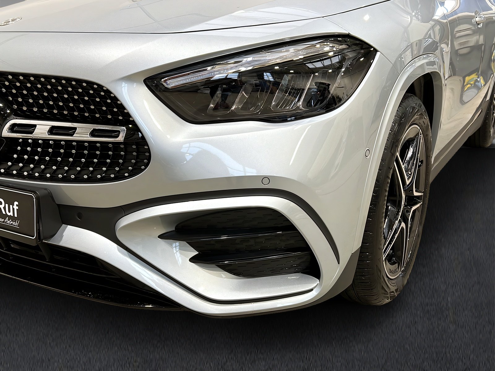 GLA 200 AMG+LED+DISTRO+NIGHT+Pano+TotW+AHK+360° Bild 3