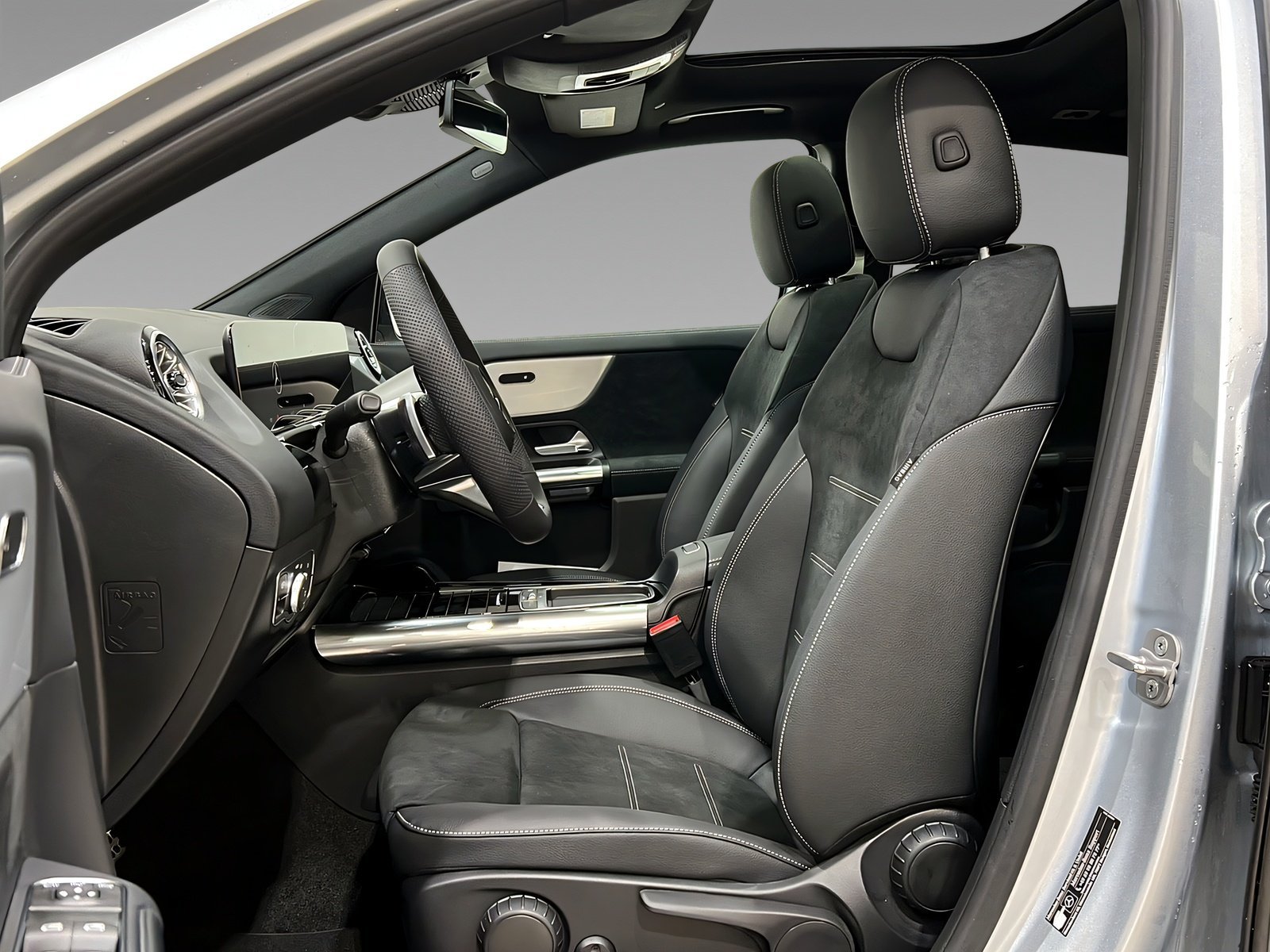 GLA 200 AMG+LED+DISTRO+NIGHT+Pano+TotW+AHK+360° Bild 8