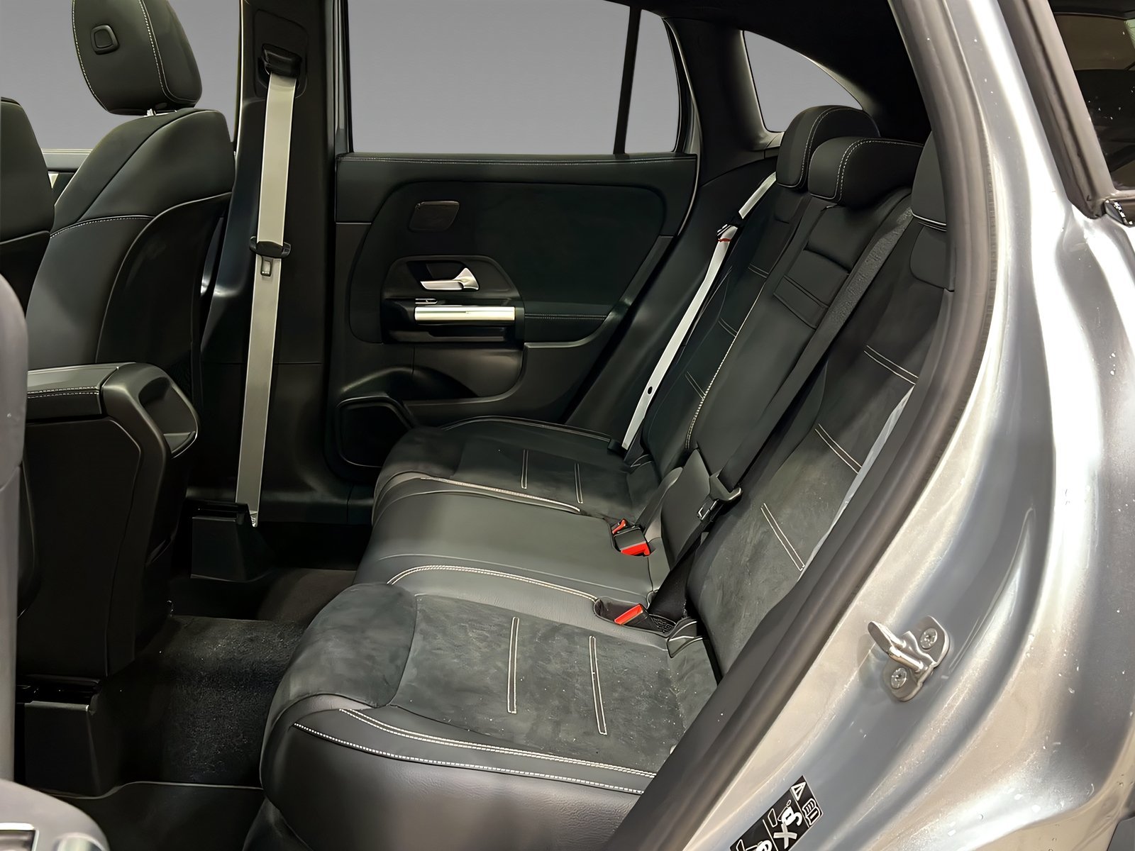 GLA 200 AMG+LED+DISTRO+NIGHT+Pano+TotW+AHK+360° Bild 9