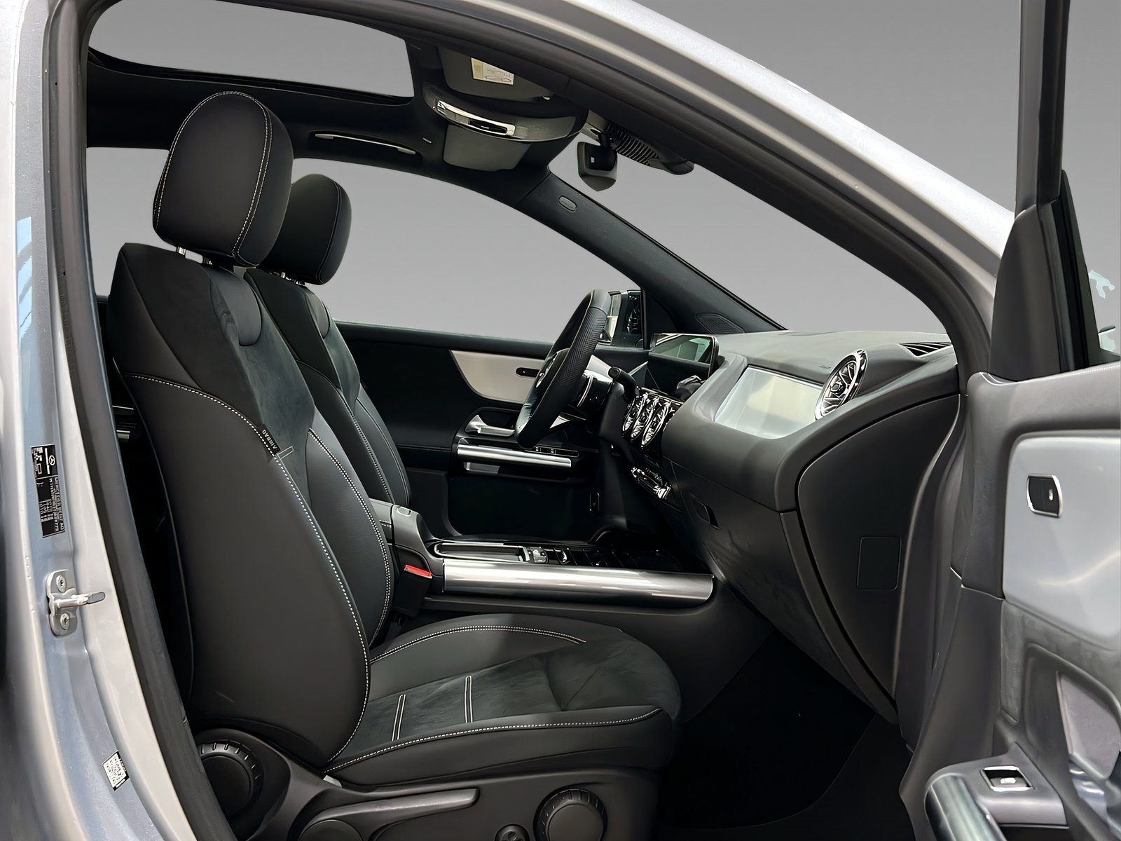 GLA 200 AMG+LED+DISTRO+NIGHT+Pano+TotW+AHK+360° Bild 14