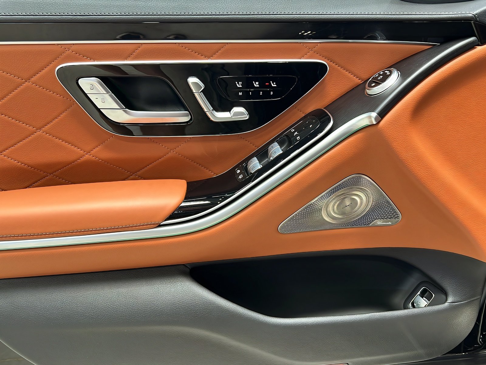 S 400d 4M lang AMG+DISTRO+NIGHT+Burm+Hinterachsl Bild 12