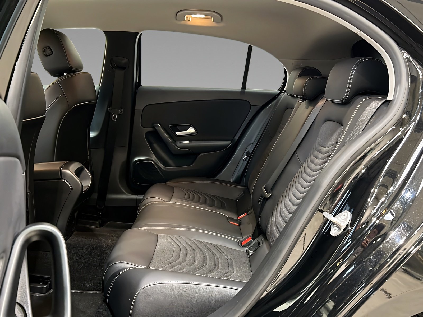 A 200 d STYLE+LED+DISTRO+Kamera+CarPlay+Ambi+AHK Bild 10