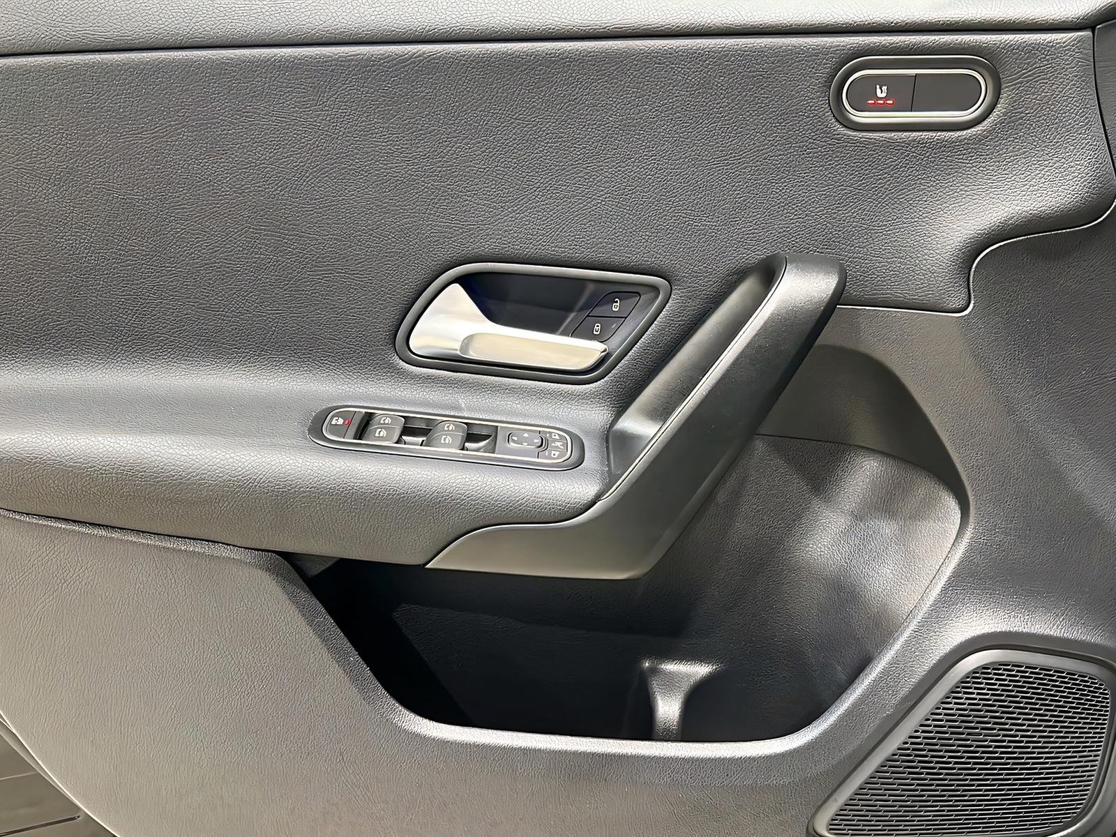 A 200 d STYLE+LED+DISTRO+Kamera+CarPlay+Ambi+AHK Bild 14