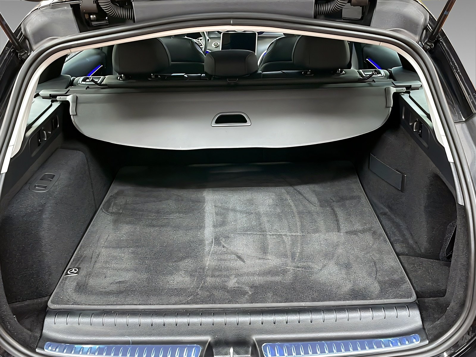 C 300 e T AVANTGARDE+LED+Memo+Ambi+TotW+LrHz+360 Bild 8