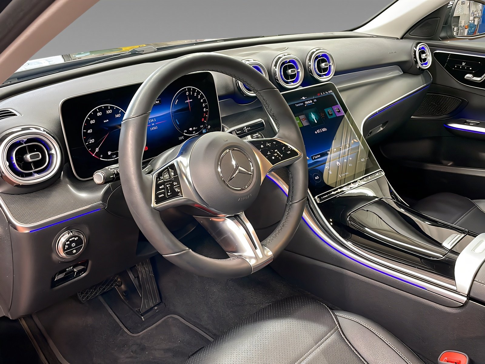 C 300 e T AVANTGARDE+LED+Memo+Ambi+TotW+LrHz+360 Bild 15