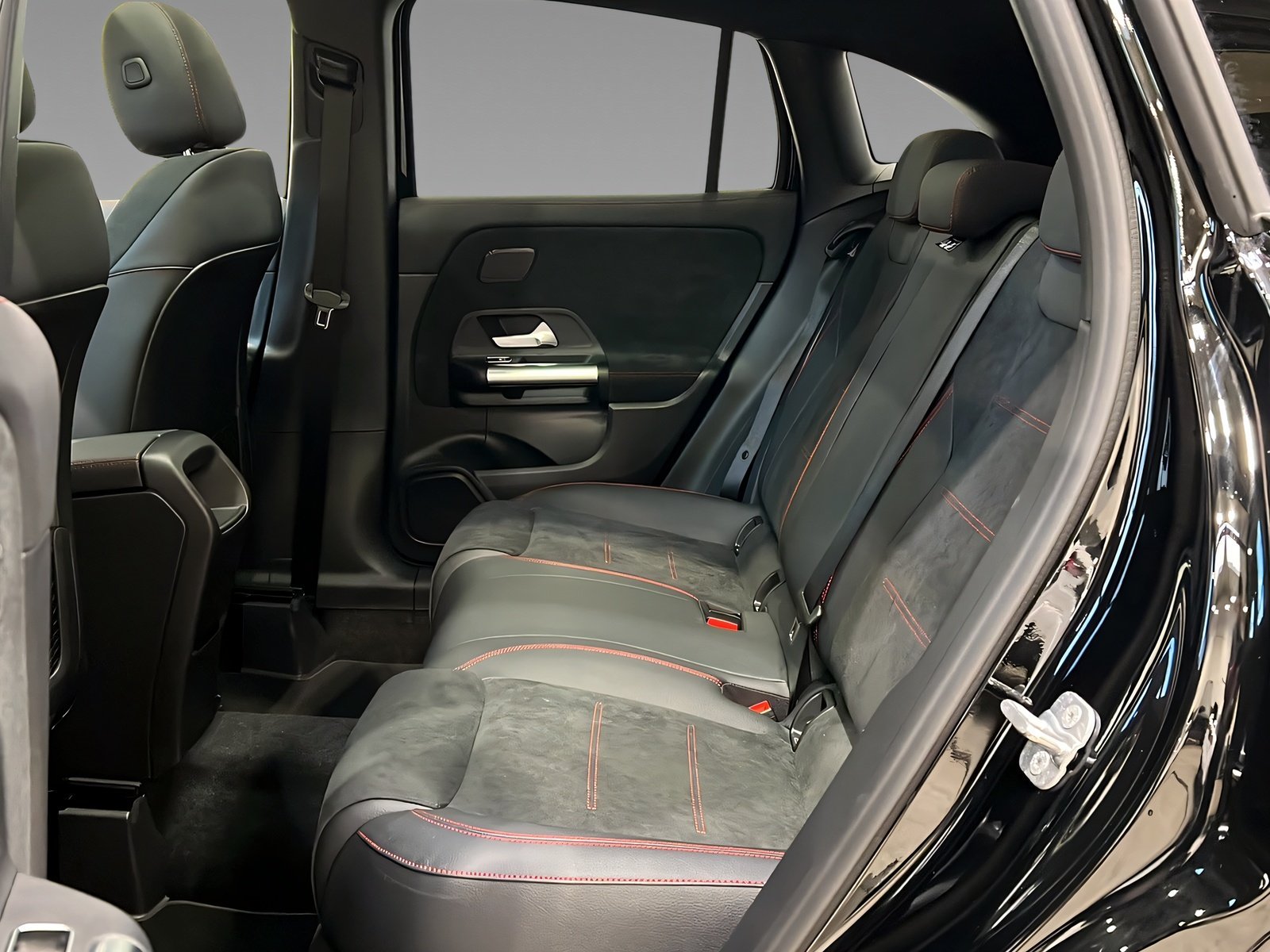 GLA 200 AMG+MULTI+NIGHT+Pano+Ambi+TotW+AHK+360° Bild 9