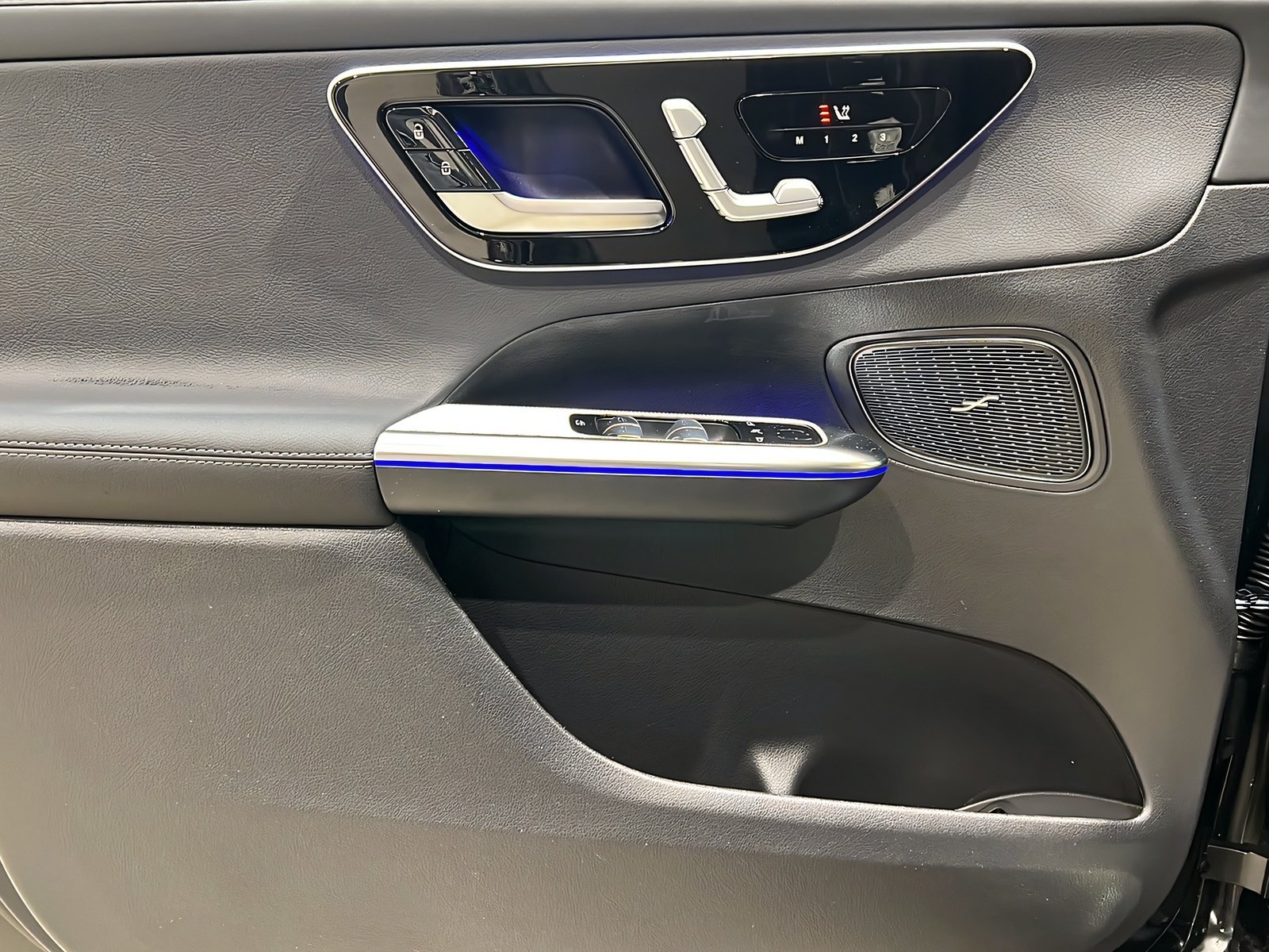 GLC 220 d 4M AMG+DIGITAL+Memo+LrHz+TotW+AHK+360° Bild 12