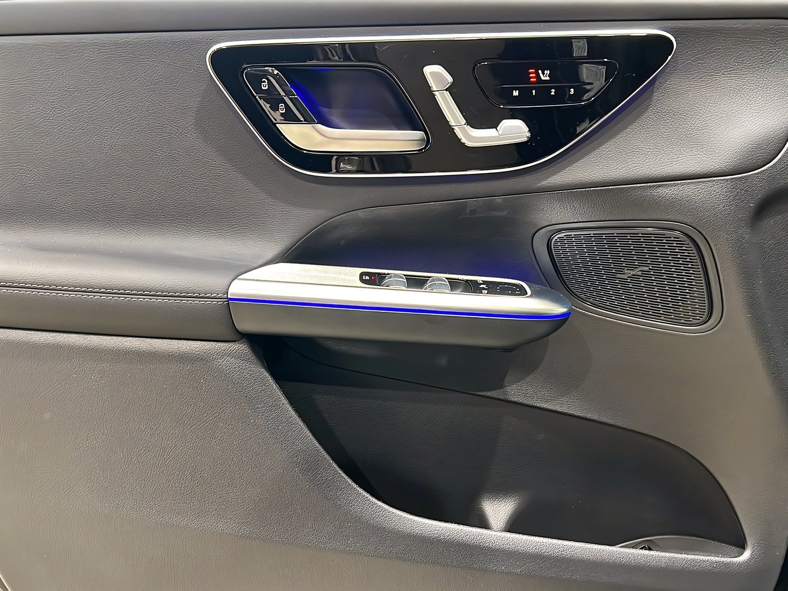 GLC 220 d 4M AMG+DIGITAL+Memo+Pano+LrHz+AHK+360° Bild 12