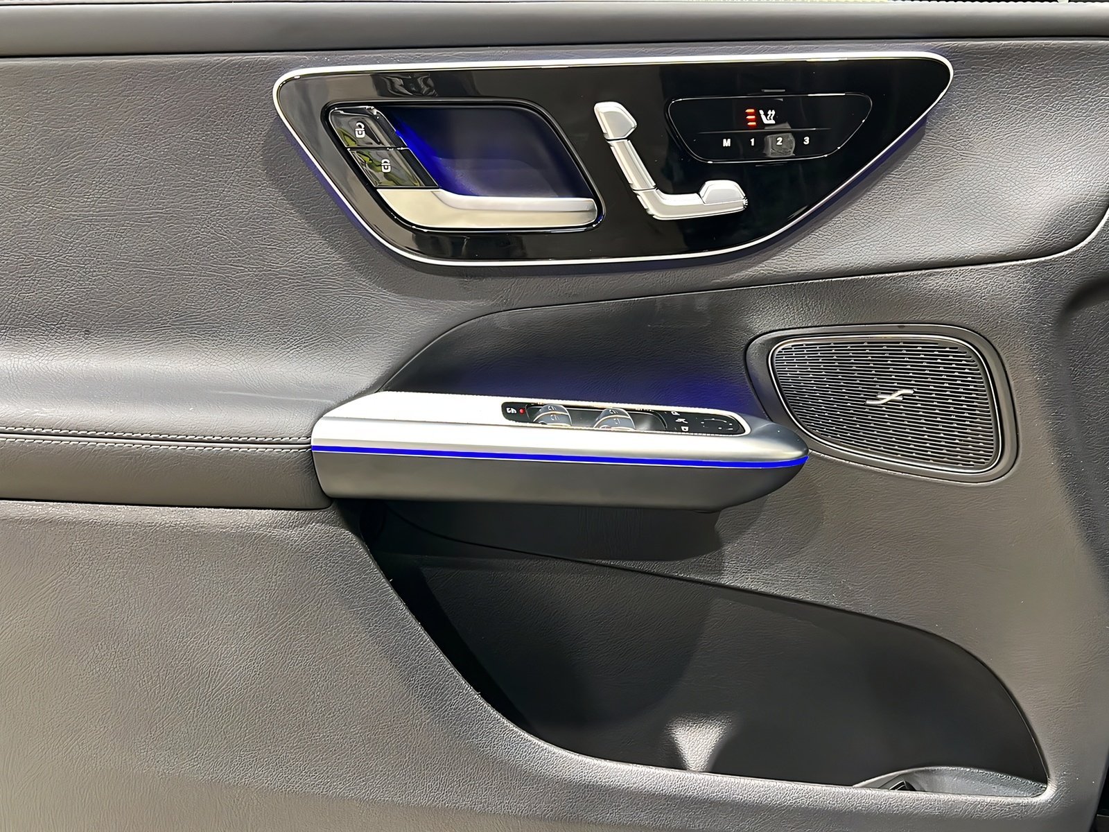 GLC 220 d 4M AMG+DIGITAL+NIGHT+Memo+LrHz+AHK+360 Bild 12