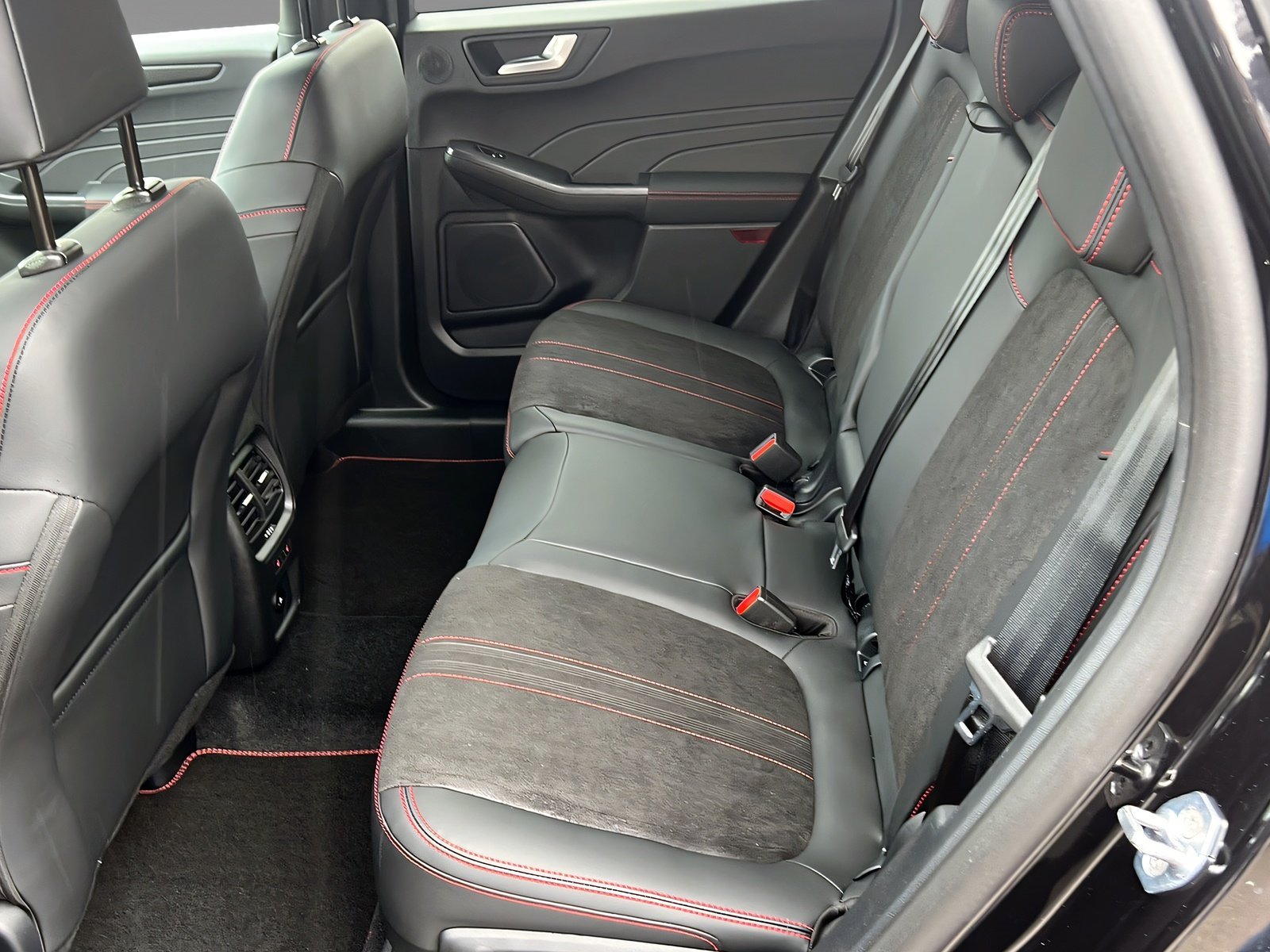 Kuga ST-Line X Bild 12