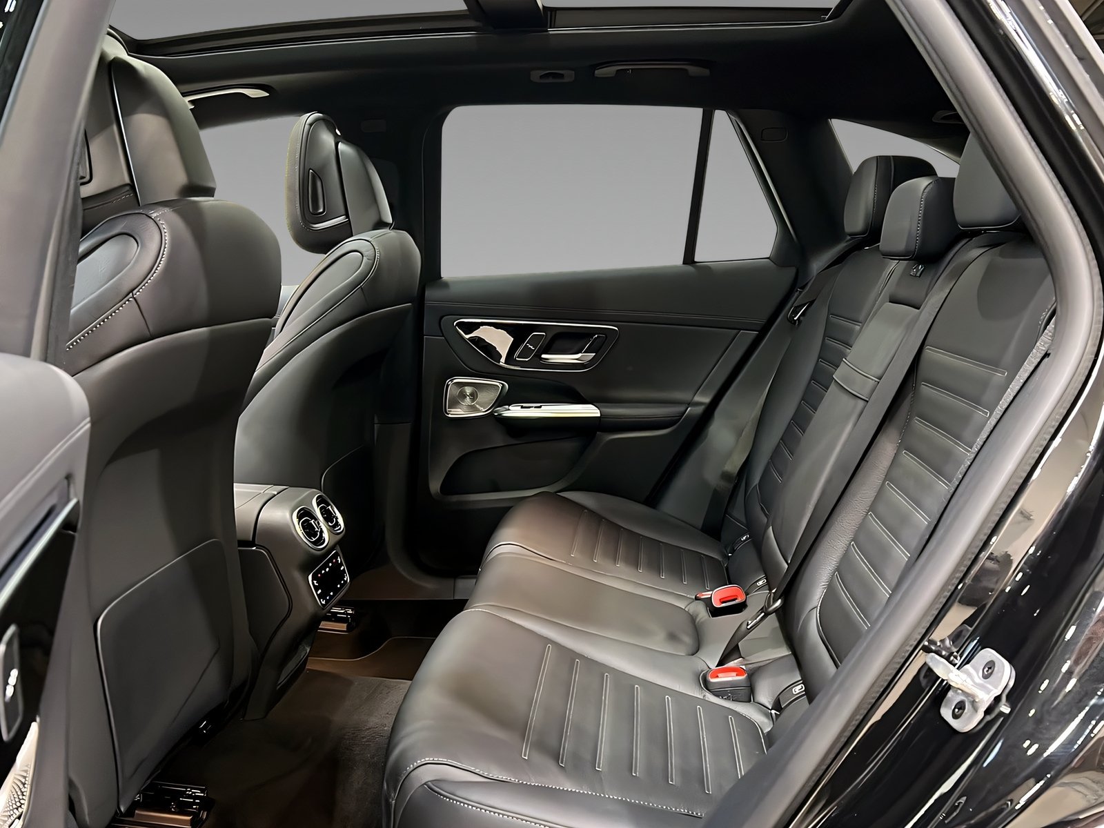 GLC 450d 4M AMG+DIST+NIGHT+Burm+StHz+HuD+AHK+360 Bild 9