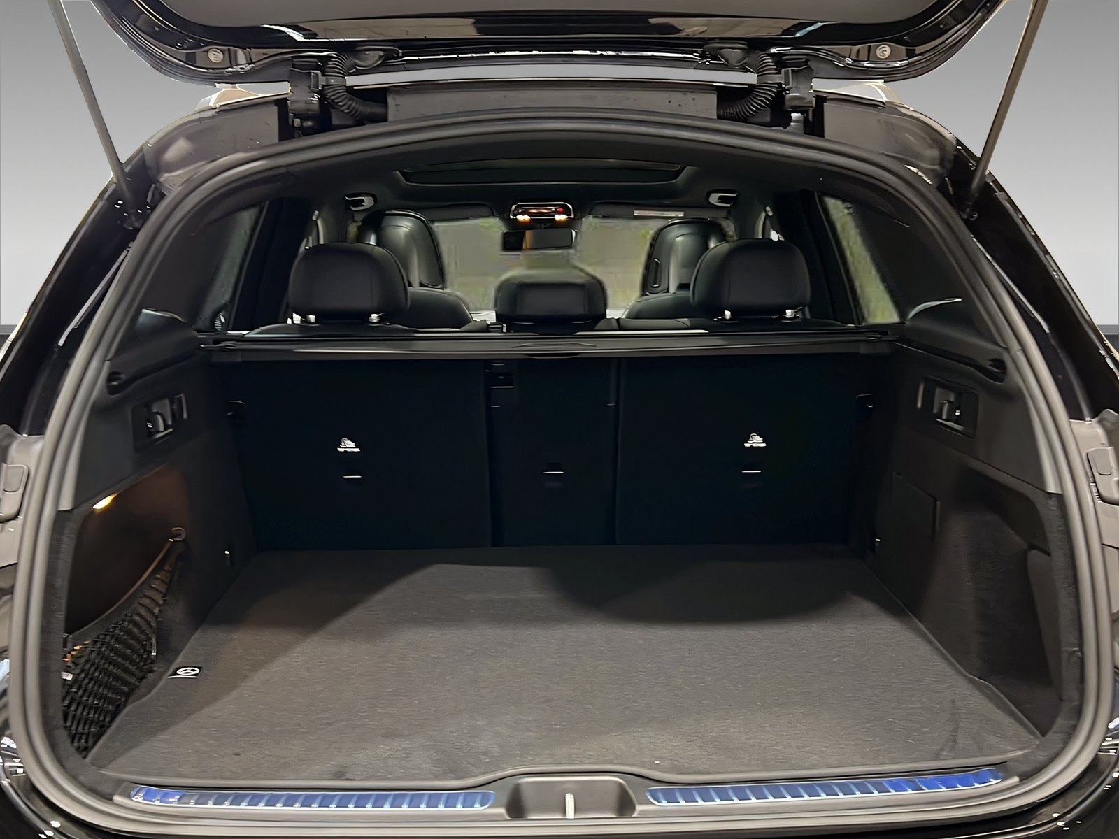 GLC 450d 4M AMG+DIST+NIGHT+Burm+StHz+HuD+AHK+360 Bild 6