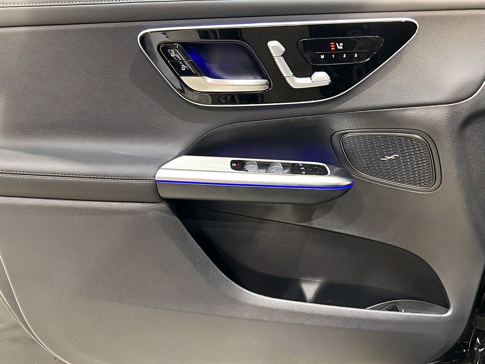 GLC 220 d 4M AMG+DIGITAL+NIGHT+Memo+TotW+AHK+360 Bild 12