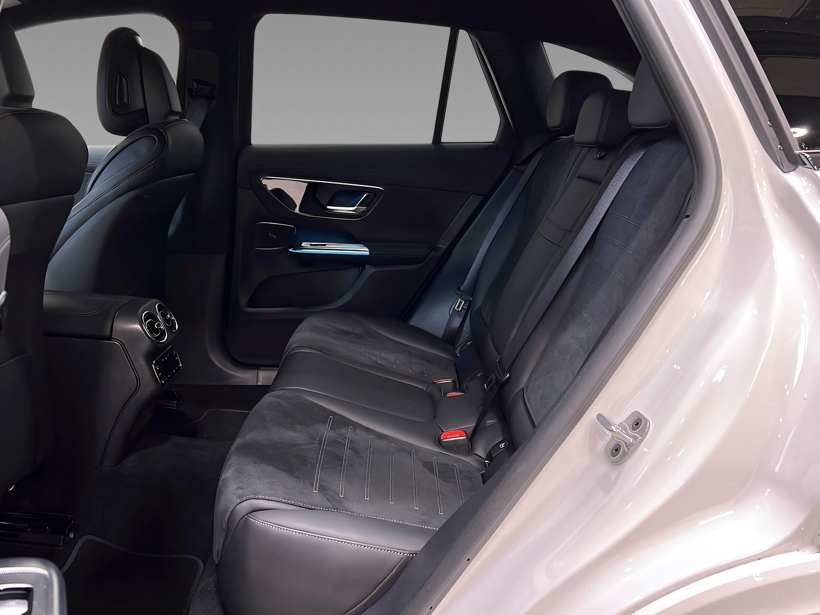 GLC 220 d 4M AMG+DIGITAL+NIGHT+Memo+TotW+AHK+360 Bild 9