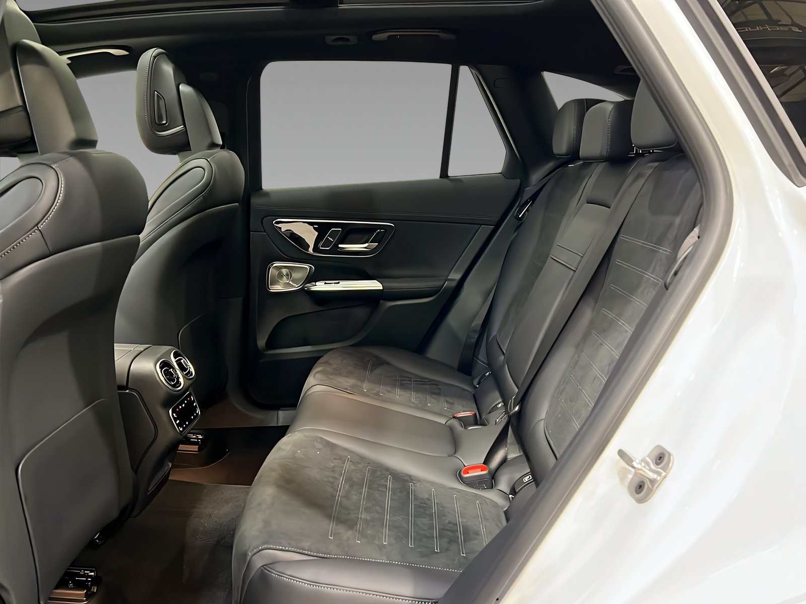 GLC 450d 4M AMG+DIGITAL+DISTR+Burme+HuD+AHK+360 Bild 10