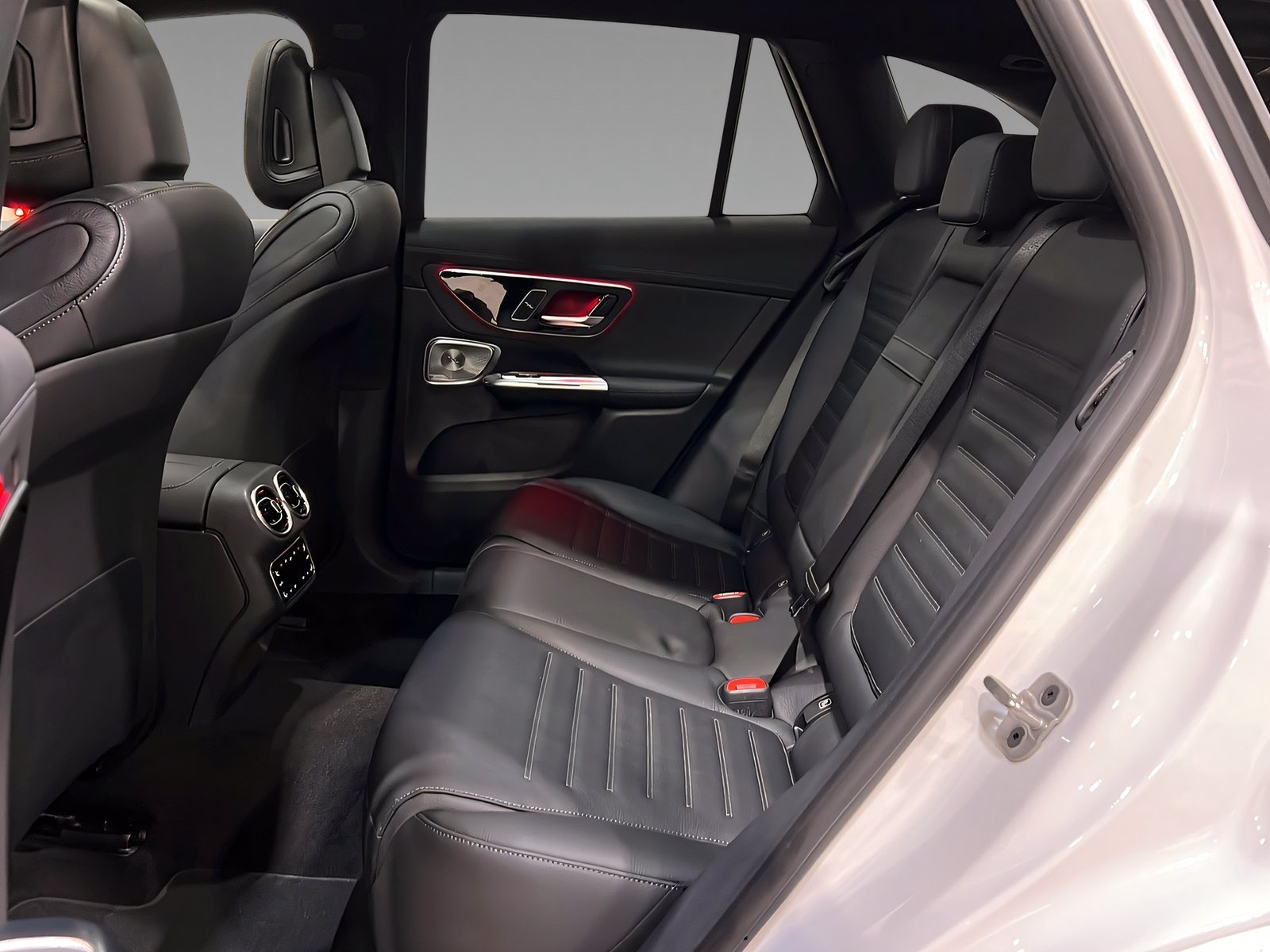 GLC 450d 4M AMG+DIGI+DIST+Burme+StHz+HuD+AHK+360 Bild 9