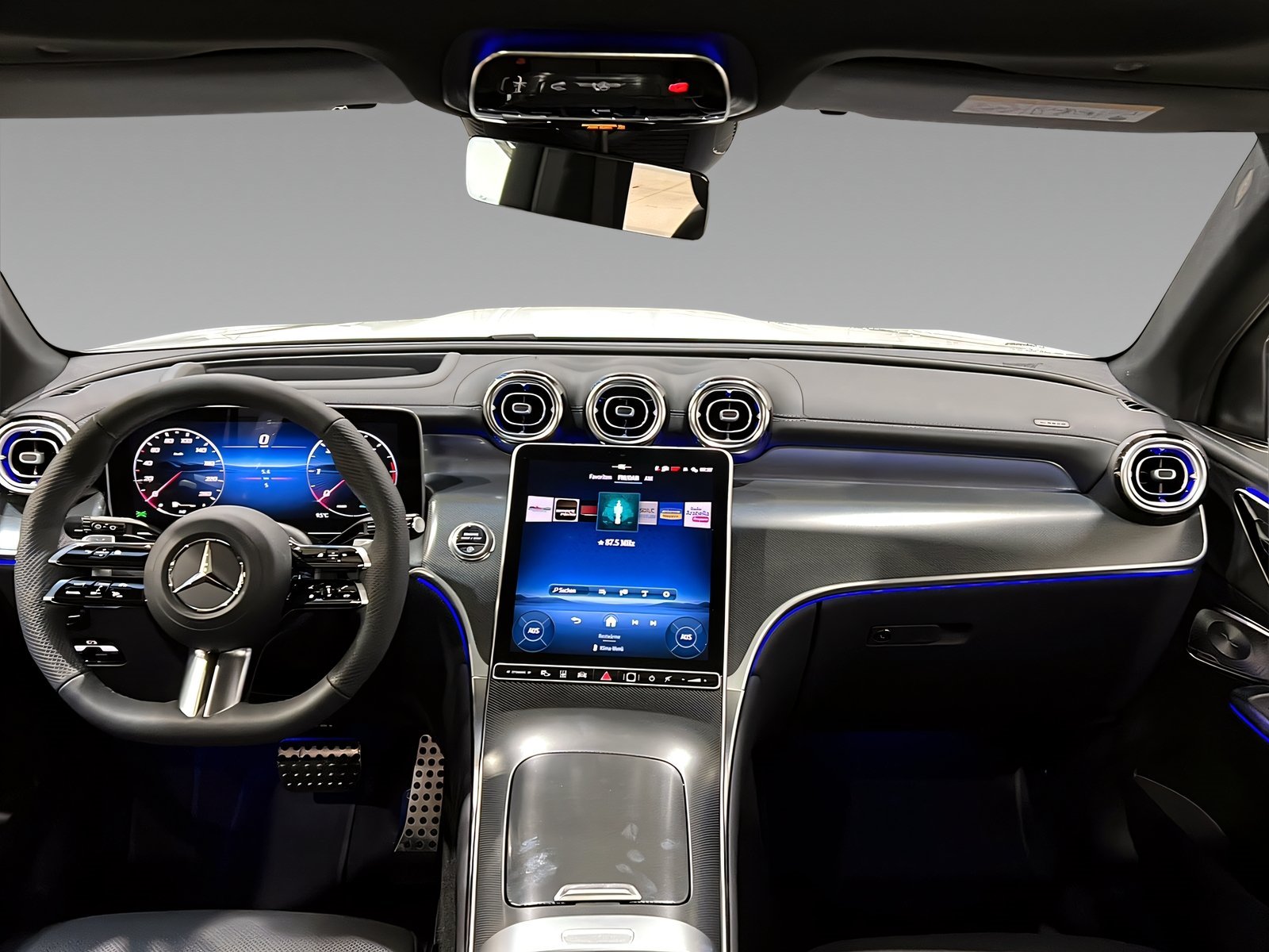 GLC 450d 4M AMG+DIGI+DIST+Burme+StHz+HuD+AHK+360 Bild 10