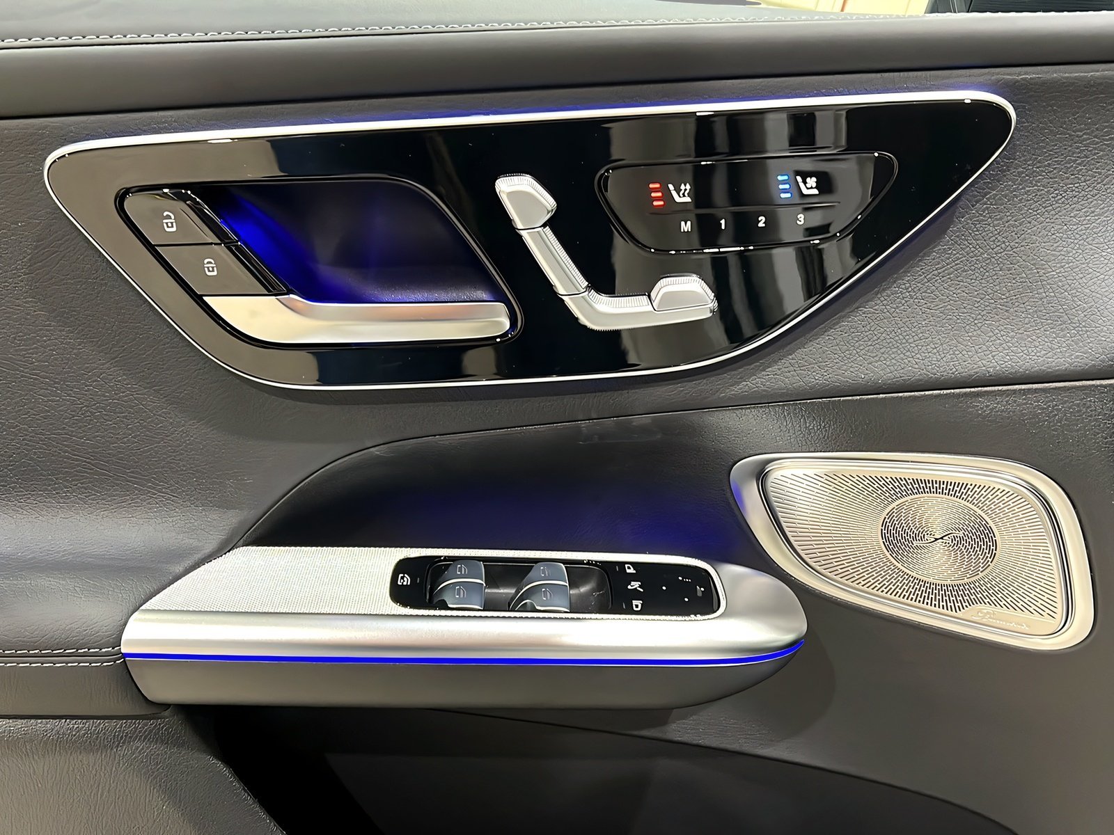 GLC 450d 4M AMG+DIGI+DIST+Burme+StHz+HuD+AHK+360 Bild 11