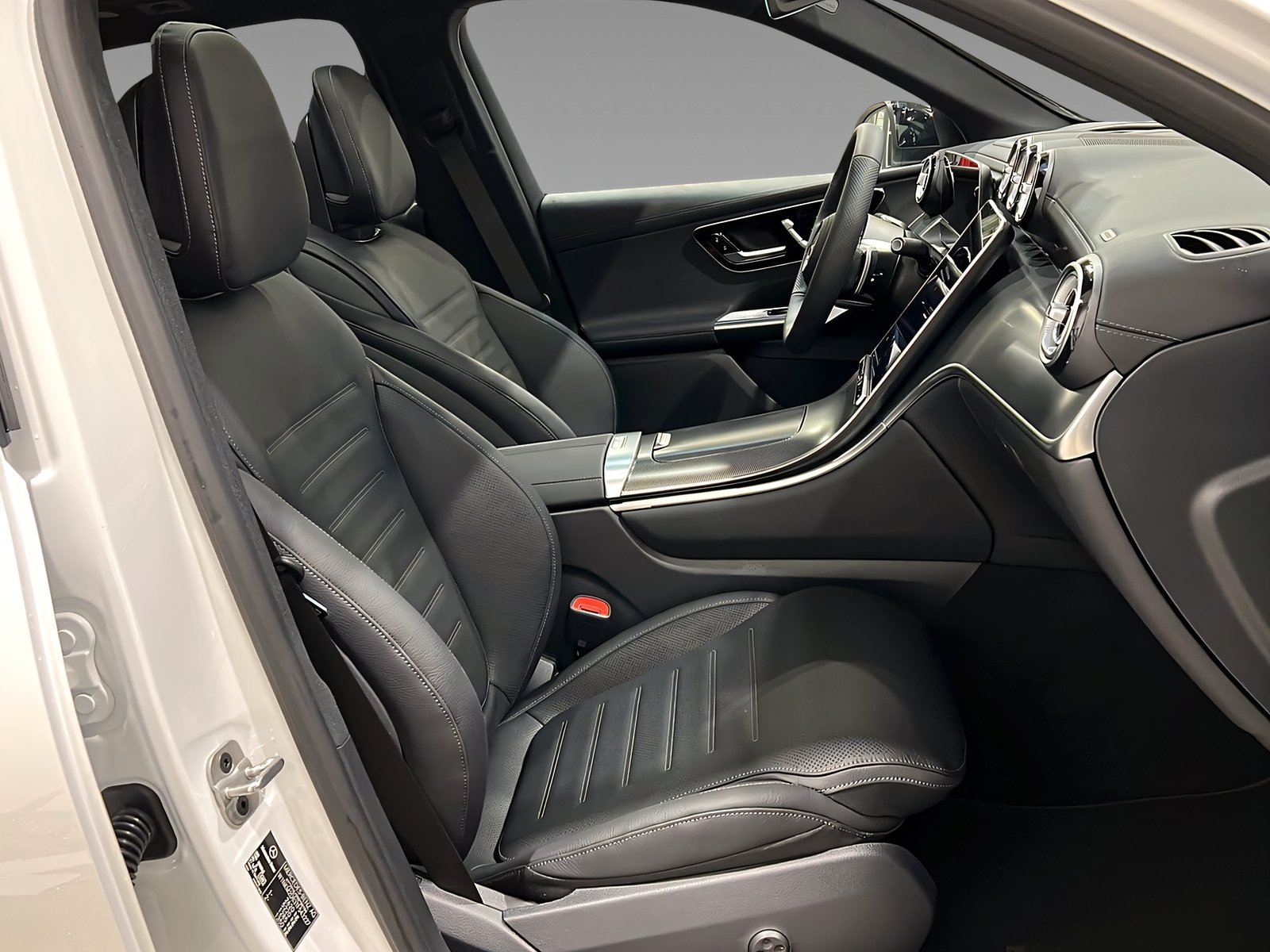 GLC 450d 4M AMG+DIGI+DIST+Burme+StHz+HuD+AHK+360 Bild 14