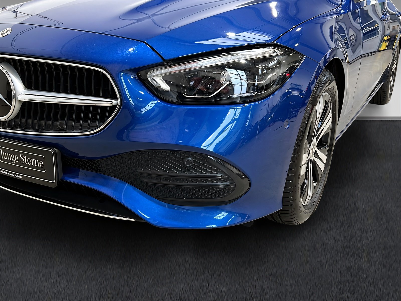 C 220 d T AVANTGARDE+LED+DISTR+Ambiente+AHK+360° Bild 3