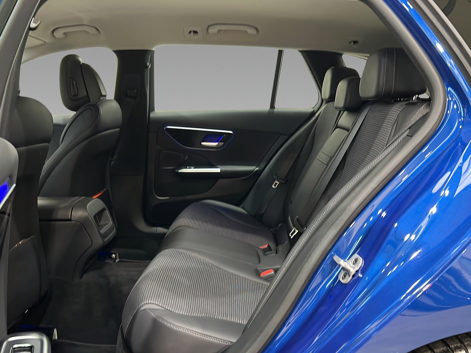 C 220 d T AVANTGARDE+LED+DISTR+Ambiente+AHK+360° Bild 10