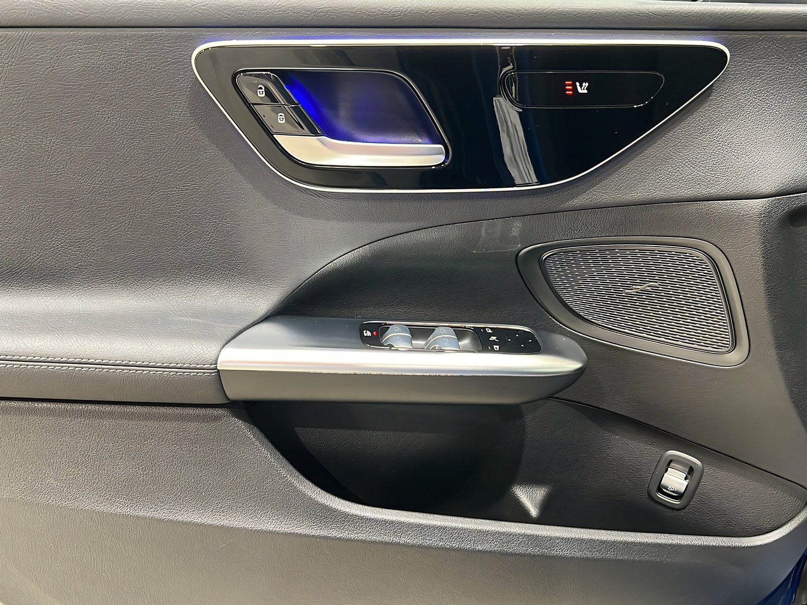 C 220 d T AVANTGARDE+LED+DISTR+Ambiente+AHK+360° Bild 14