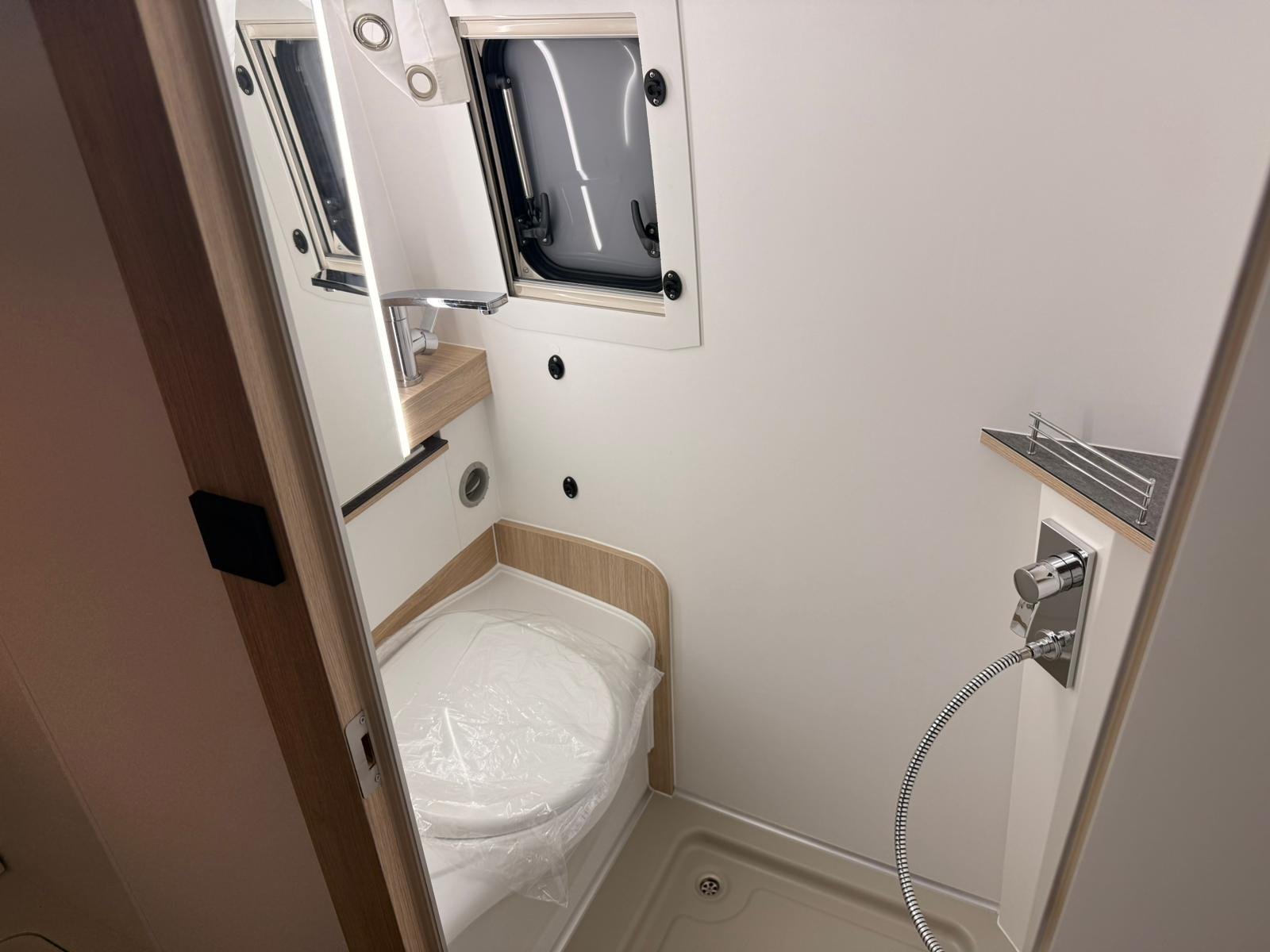 Frankia Yucon K-Peak 7.0 GD 4x4 4,1t Markise+Bad Bild 20