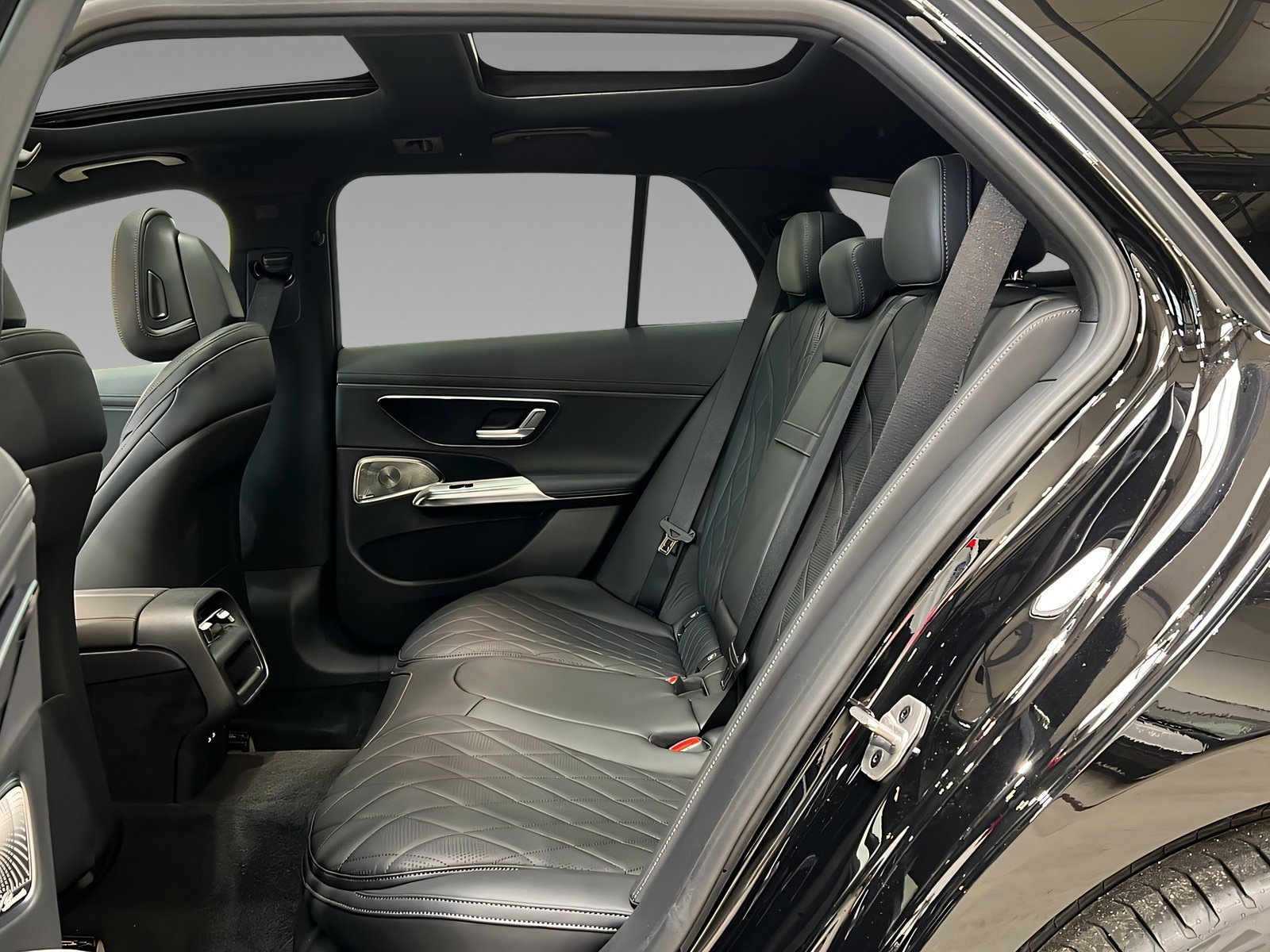 E 450 d 4M T AMG+DISTRO+NIGHT+Burme+HuD+AHK+360° Bild 9
