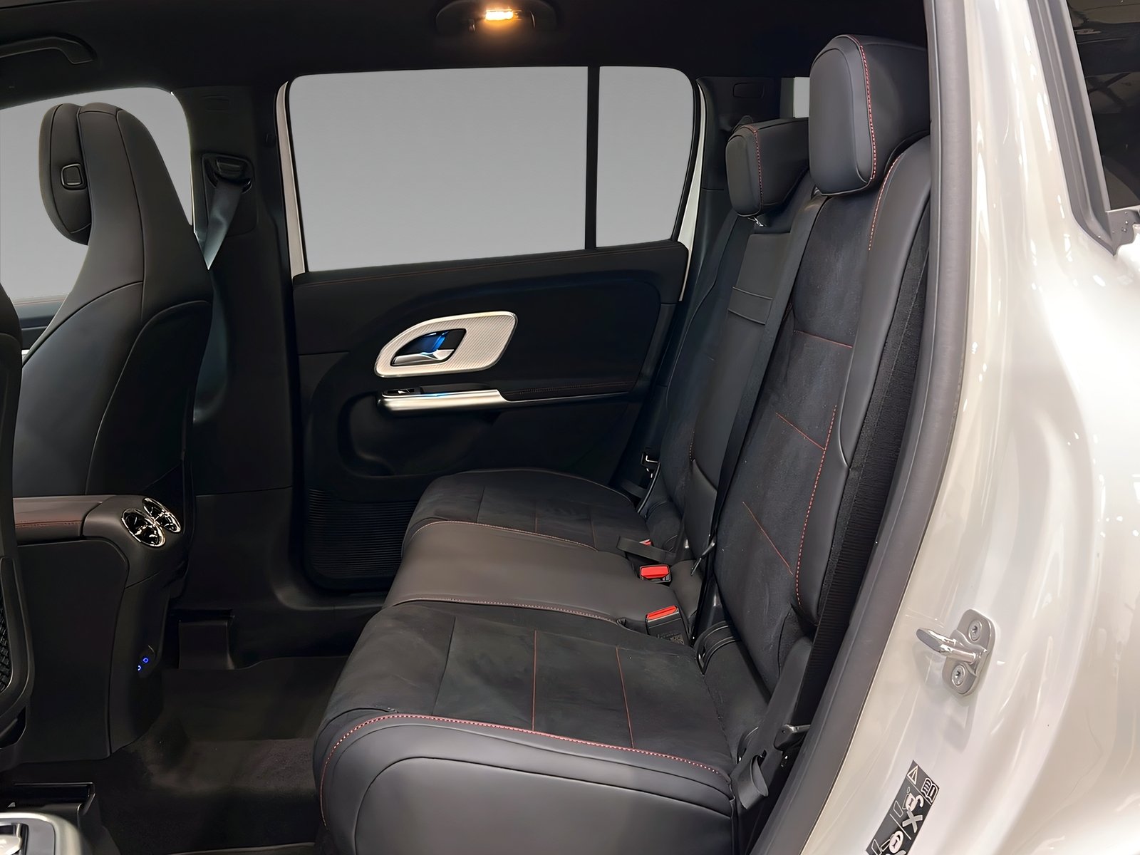 GLB 200 AMG+LED+DISTR+NIGHT+Kam+Pano+AHK+7 Sitz Bild 9