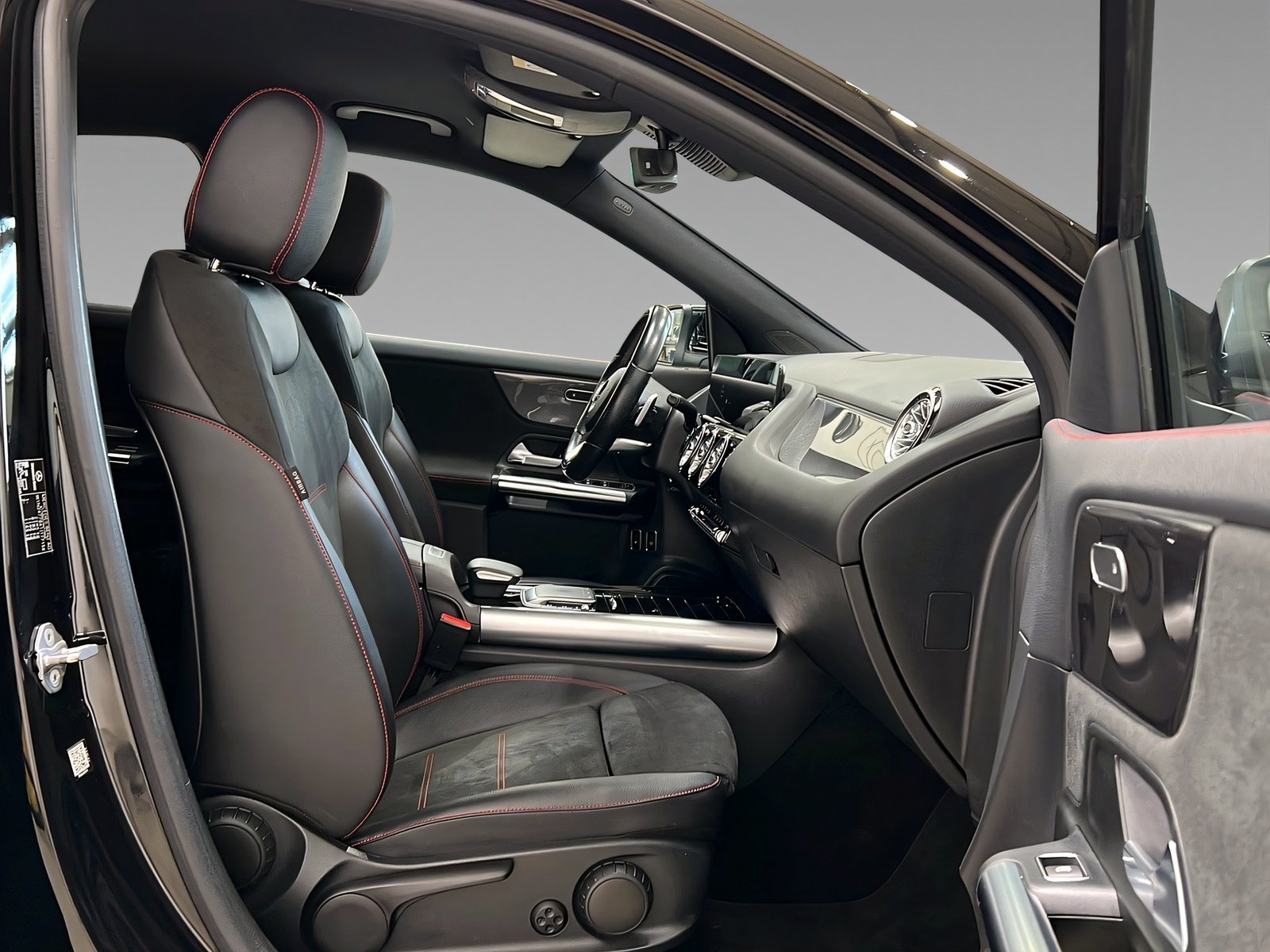 GLA 250 e AMG+LED+DISTRO+Kamera+CarPlay+TotW+DAB Bild 12