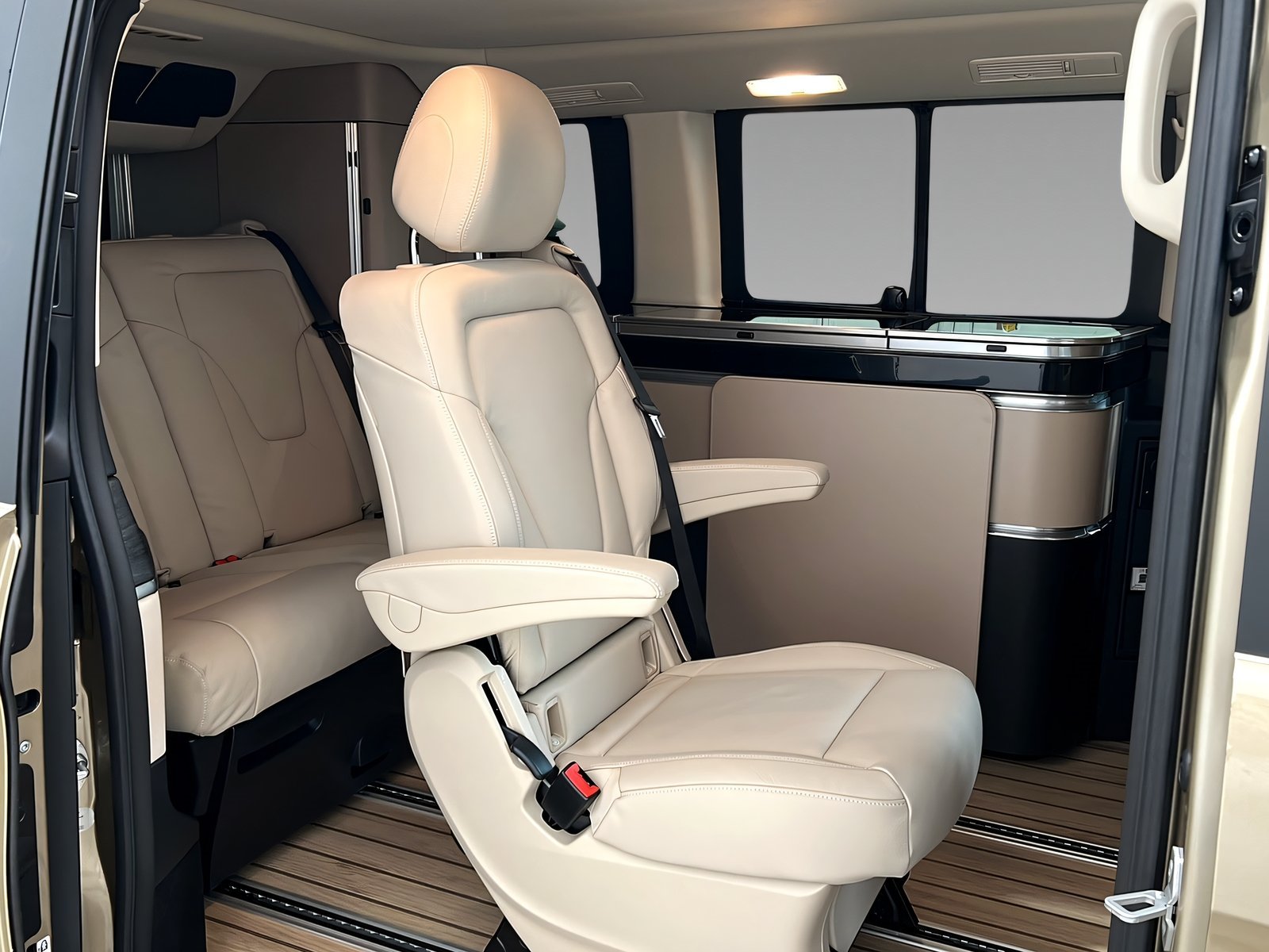 Marco Polo 300 d 4M AMG+MULTI+DIST+NIGHT+AHK+360 Bild 10