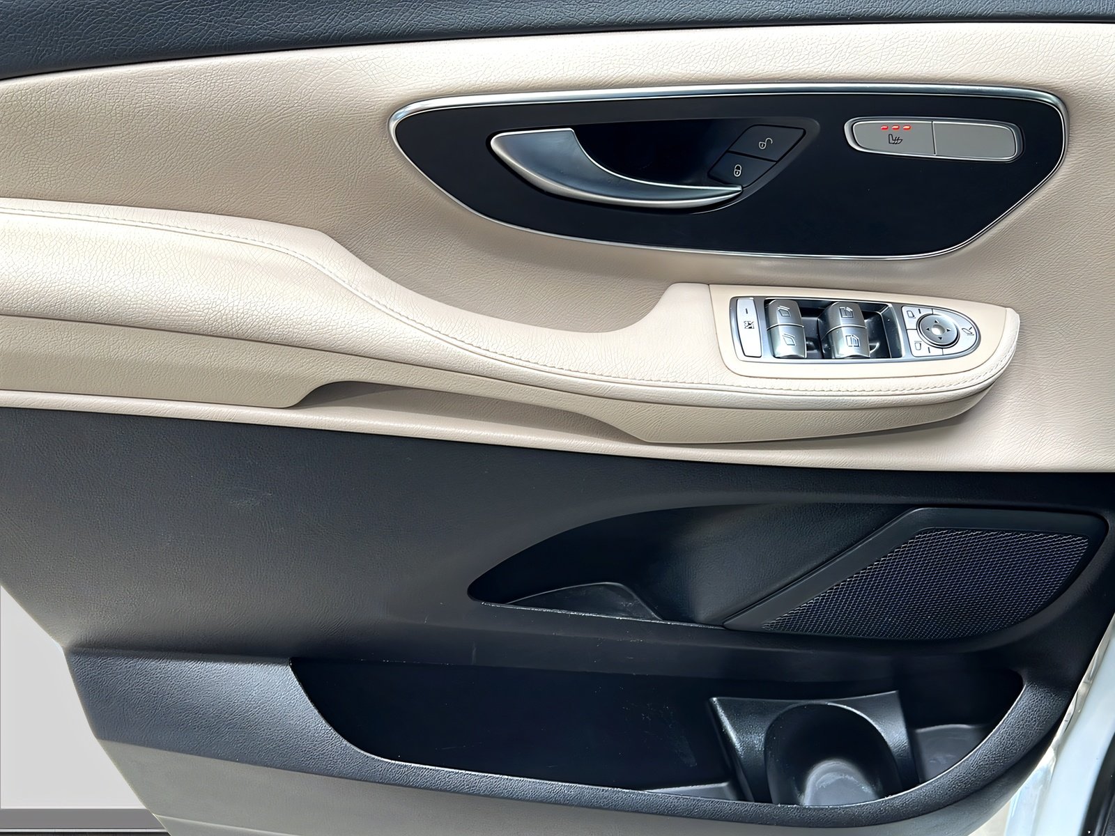Marco Polo 300 d 4M AMG+LED+DISTR+NIGHT+AHK+360° Bild 15