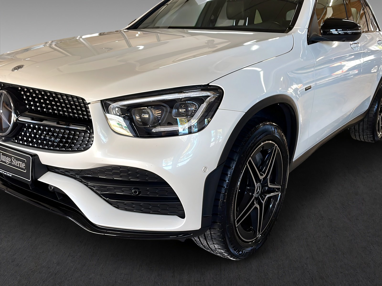GLC 300 e 4M AMG+MULTI+DISTR+NIGHT+Memo+HuD+360° Bild 3
