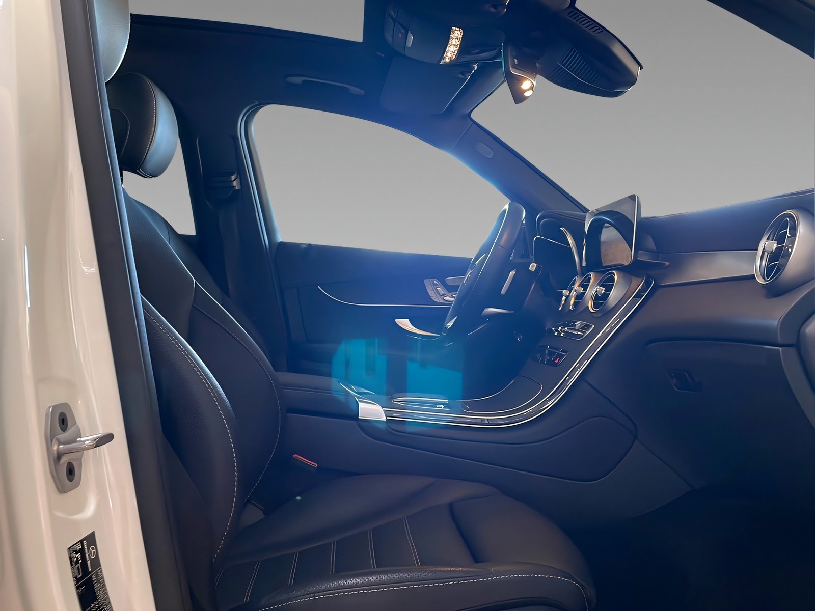 GLC 300 e 4M AMG+MULTI+DISTR+NIGHT+Memo+HuD+360° Bild 12