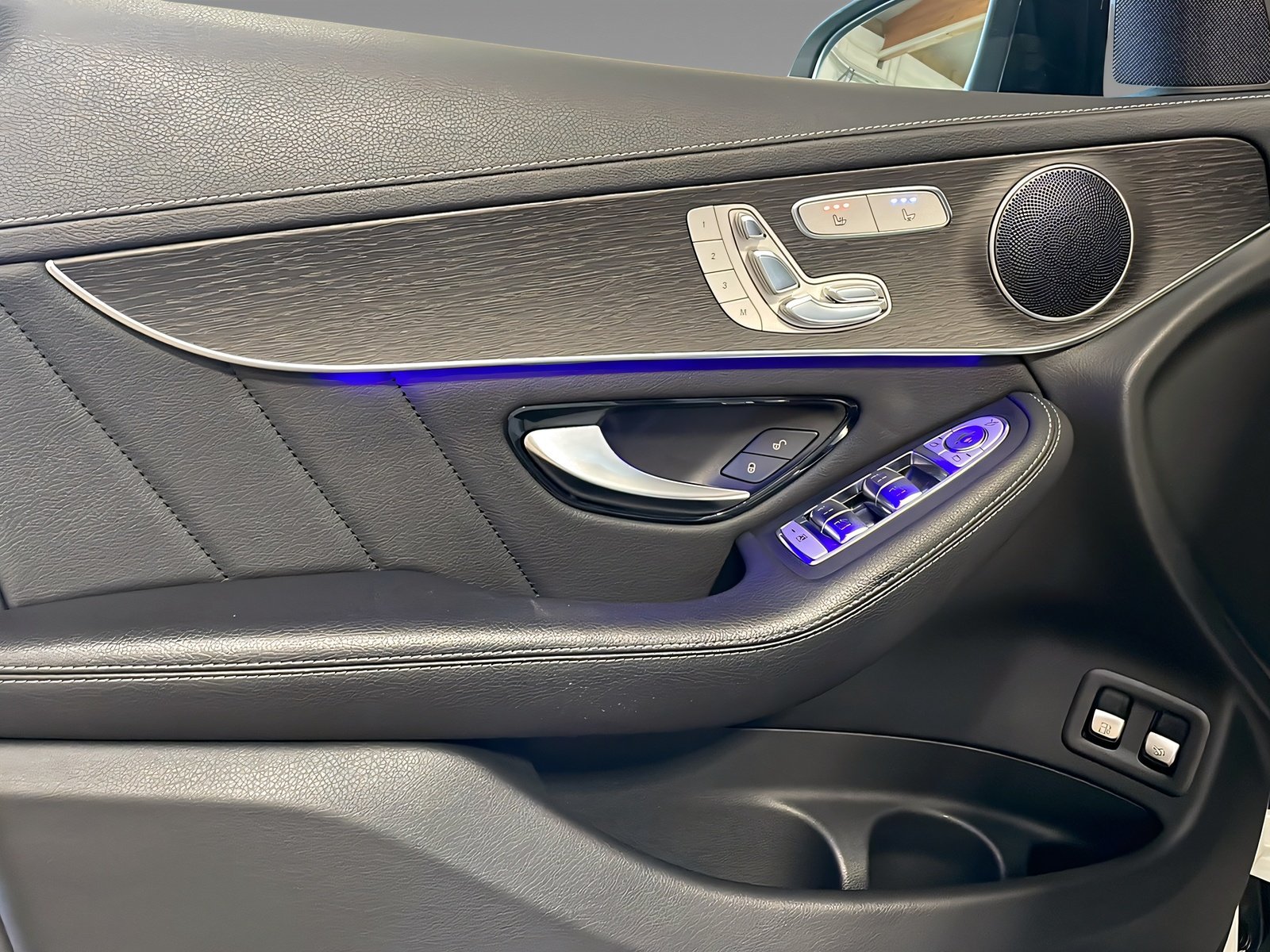 GLC 300 e 4M AMG+MULTI+DISTR+NIGHT+Memo+HuD+360° Bild 13