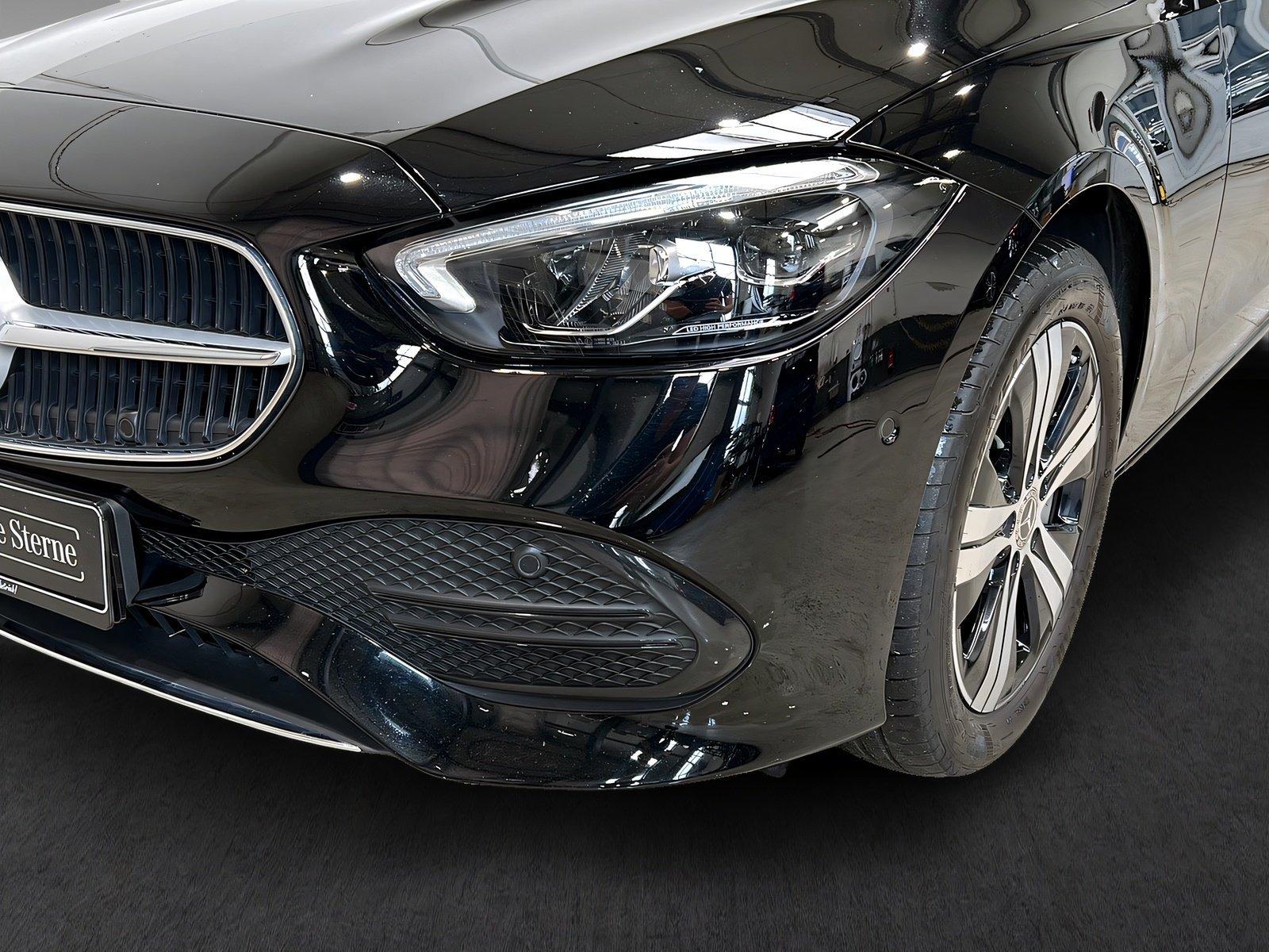 C 300 e T AVANTGARDE+LED+Kamera+Ambi+CarPlay+AHK Bild 3