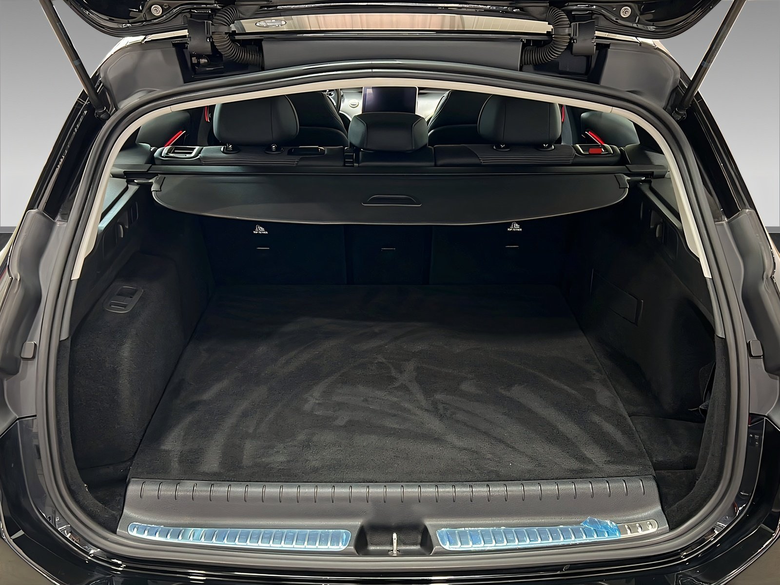 C 300 e T AVANTGARDE+LED+Kamera+Ambi+CarPlay+AHK Bild 8